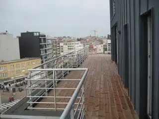Centraal gelegen ruim  appartement TE HUUR op JAARBASIS foto 2