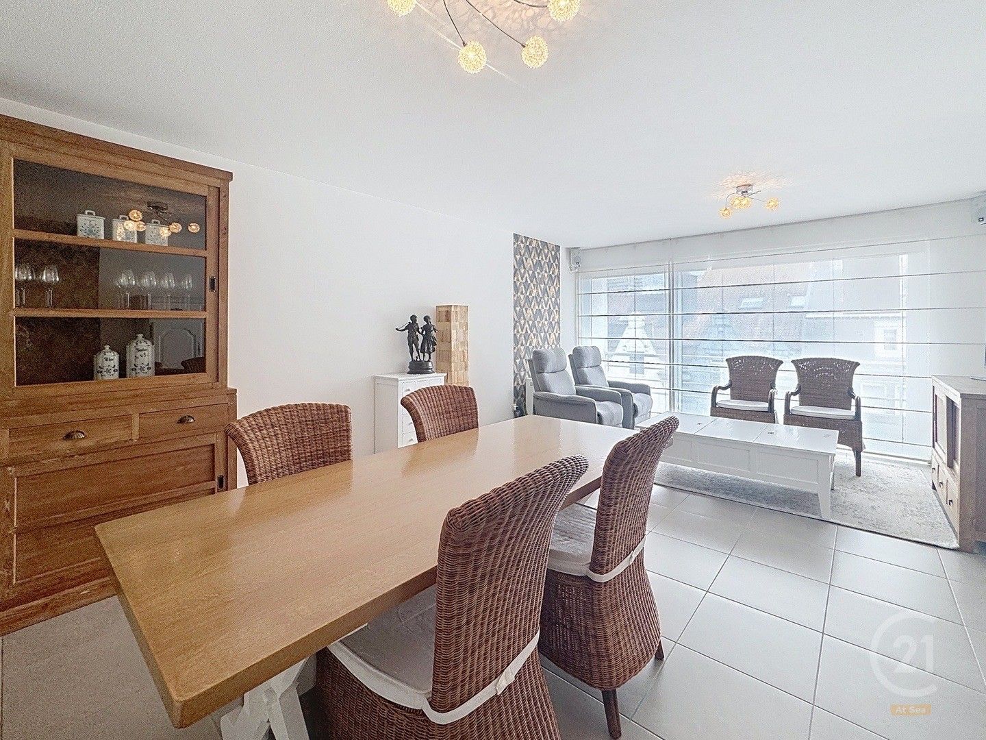 Instapklaar appartement met terras in Oostende foto 6