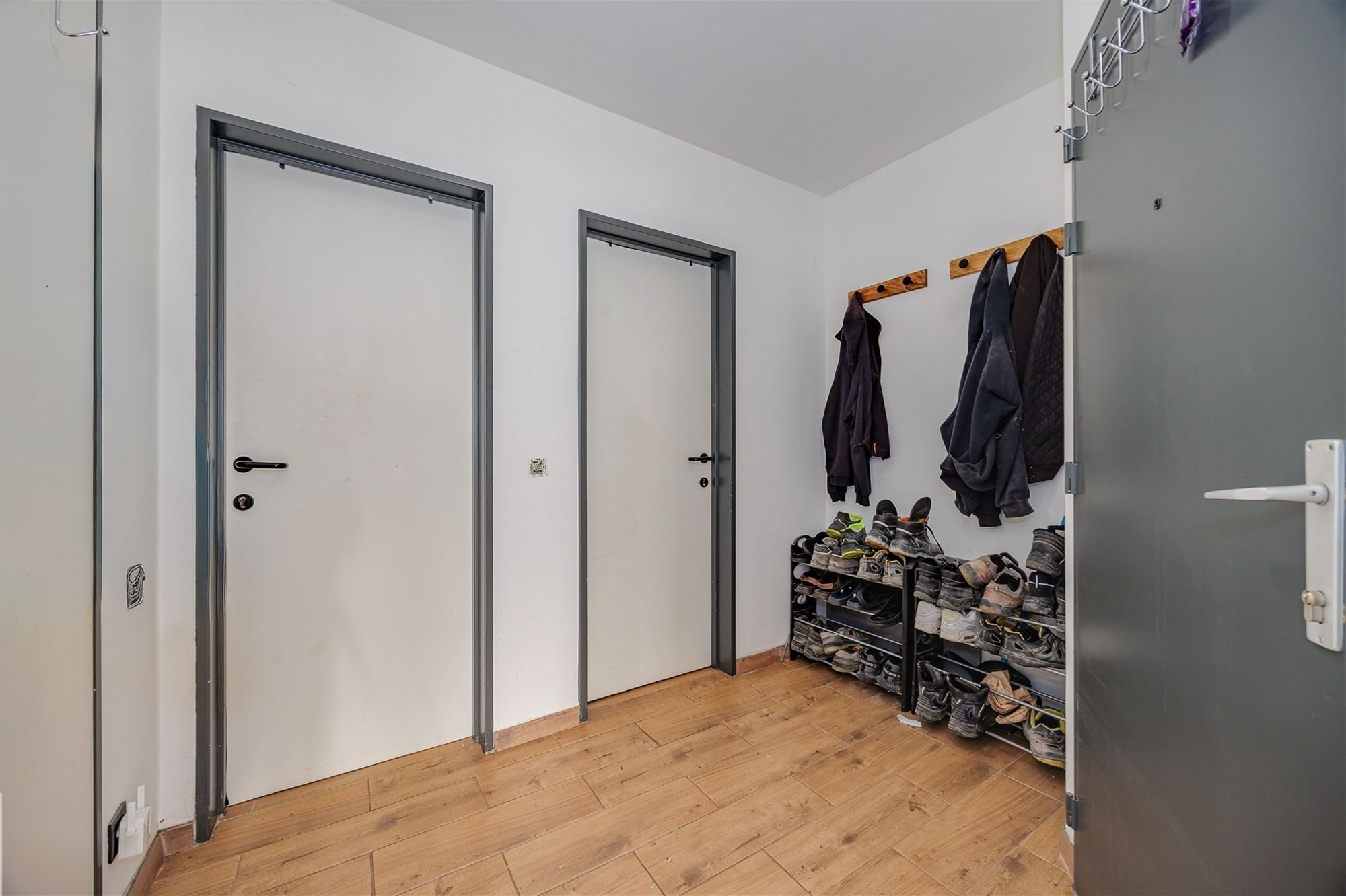 Instapklaar 2 slaapkamer appartement met gezellige tuin foto 7