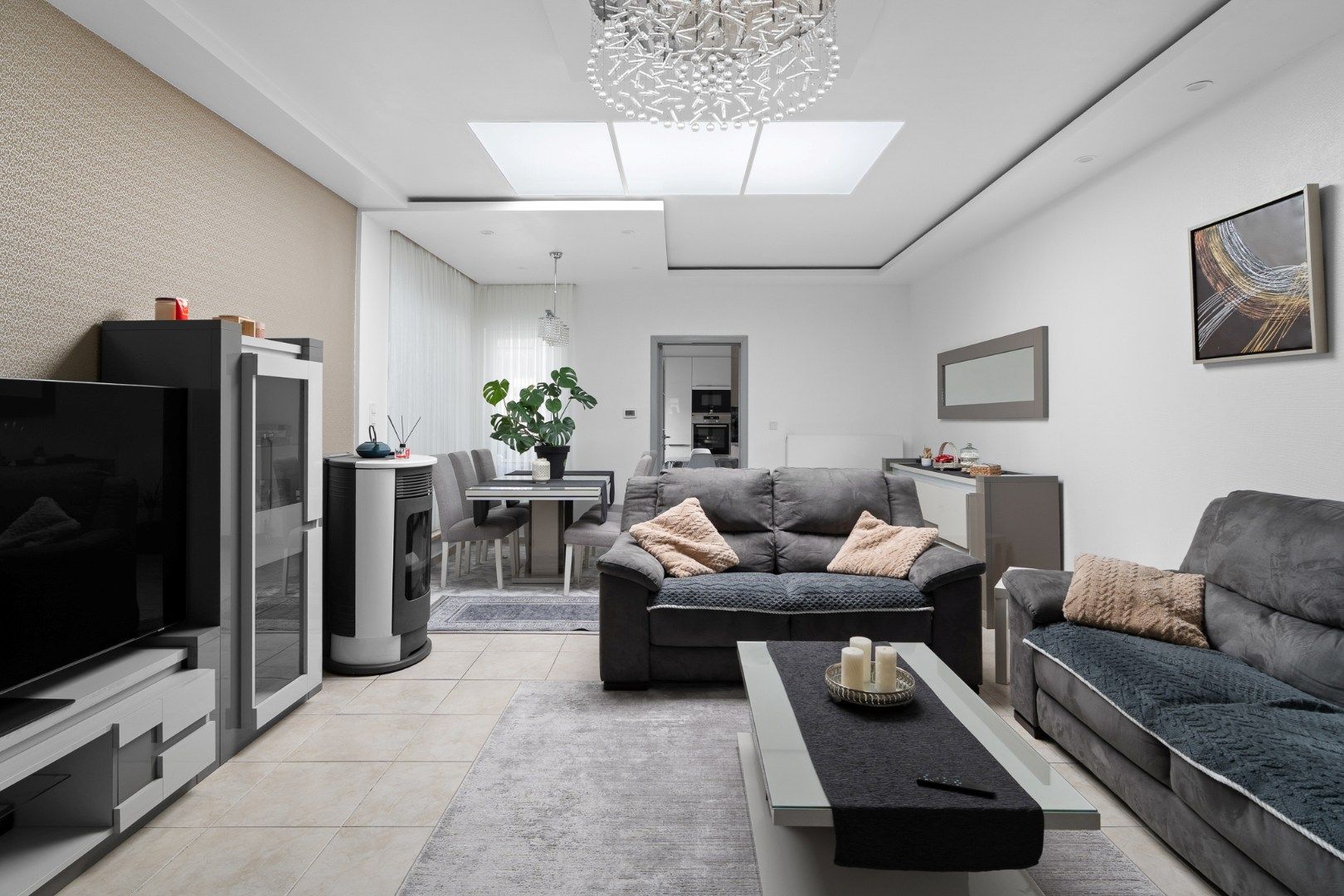 Instapklare  eengezinswoning met grote buitenruimte  in de Bloemekenswijk foto 6