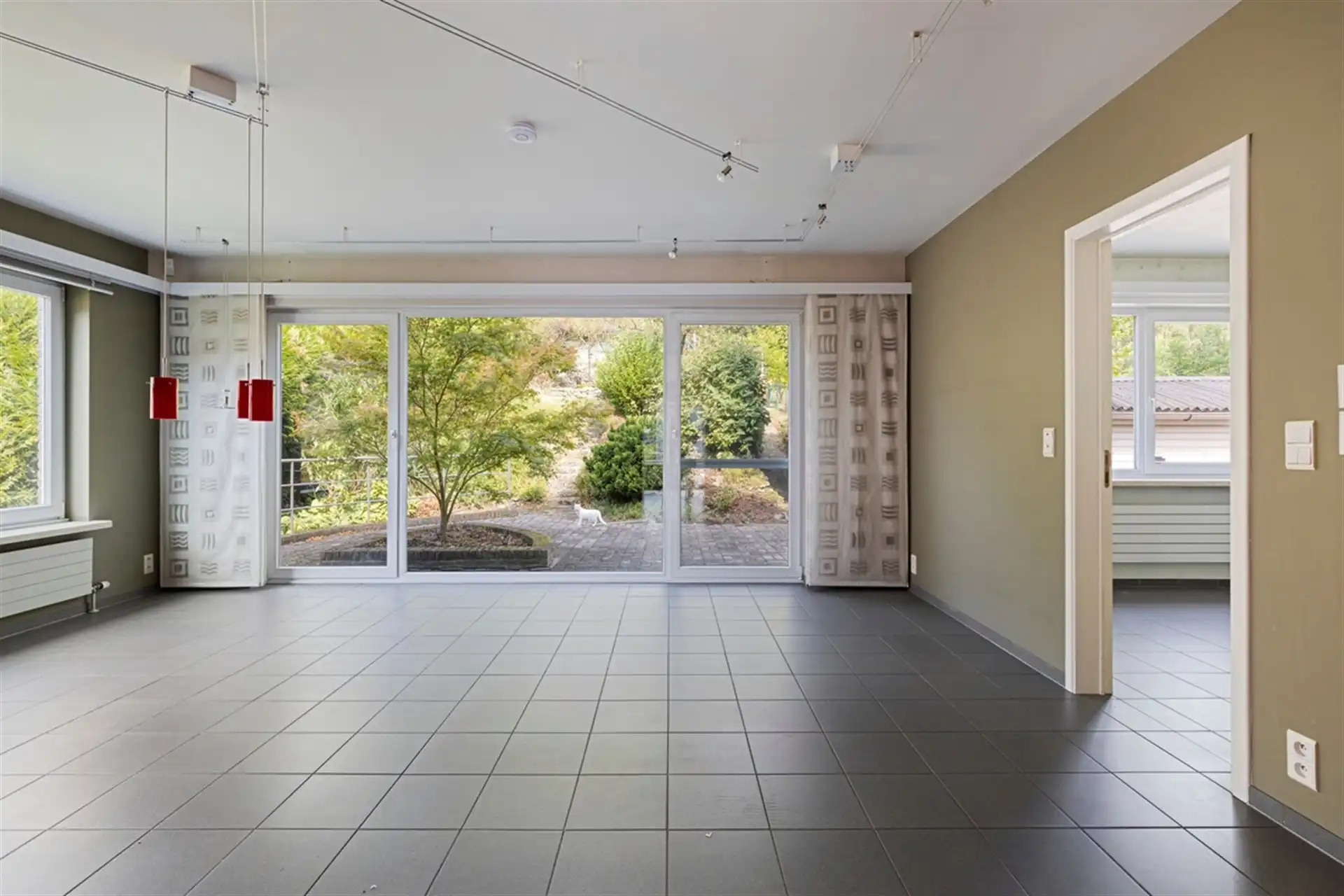 Recente en instapklare villa met 3/4 slaapkamers + bureau foto 5