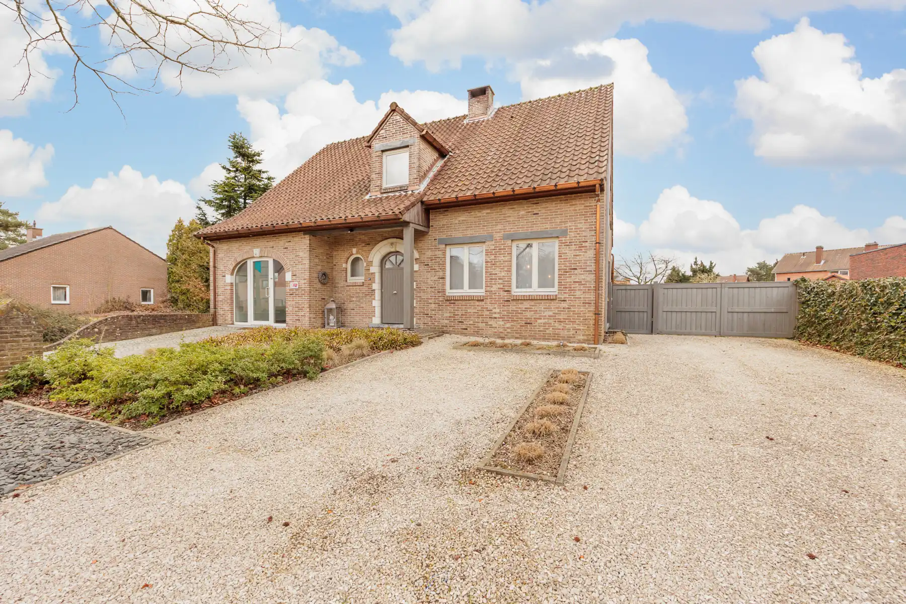 Huis te koop foto {{pictureIndex}}