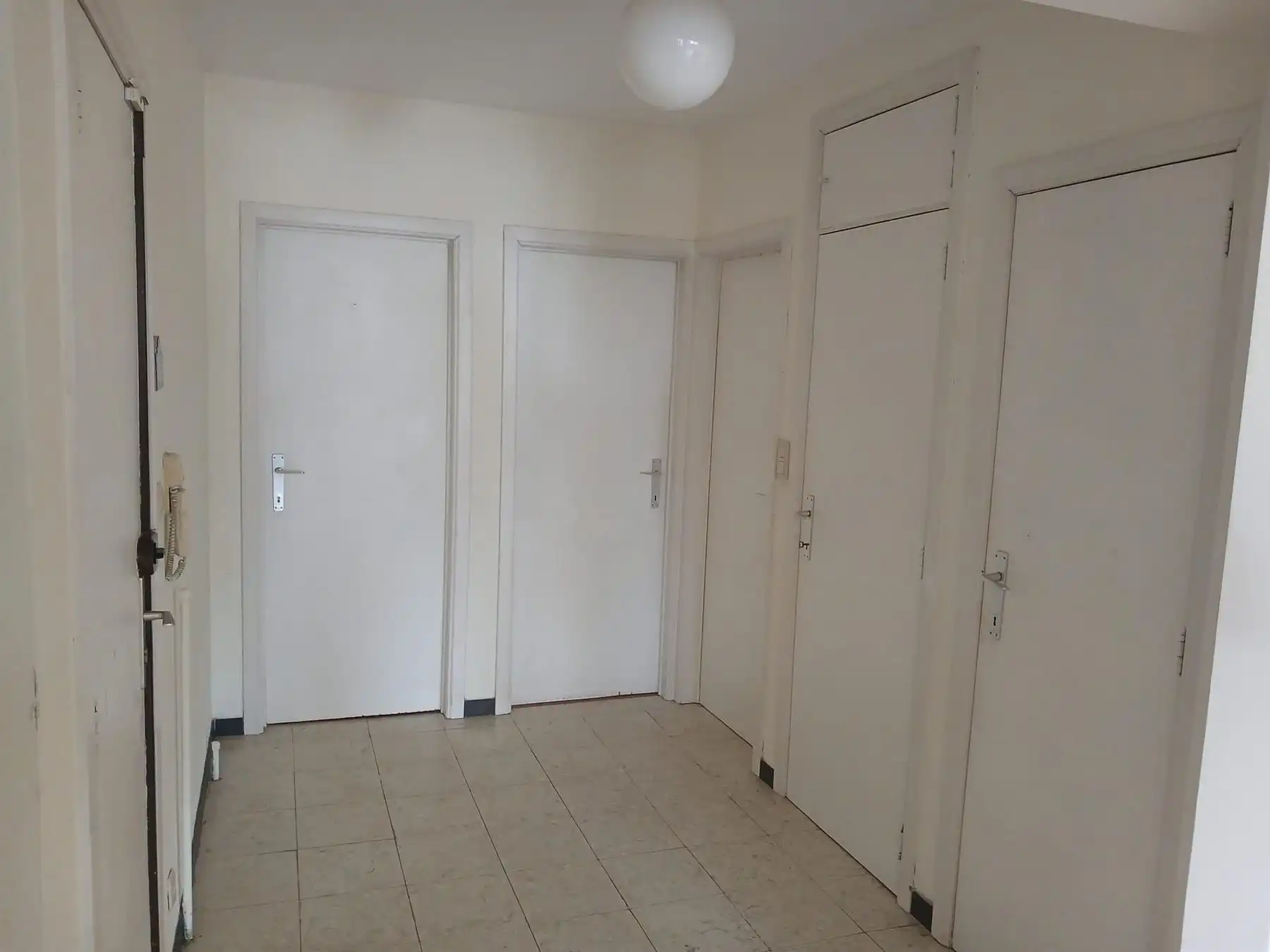 INSTAPKLAAR APPARTEMENT INCLUSIEF GARAGE  foto 9