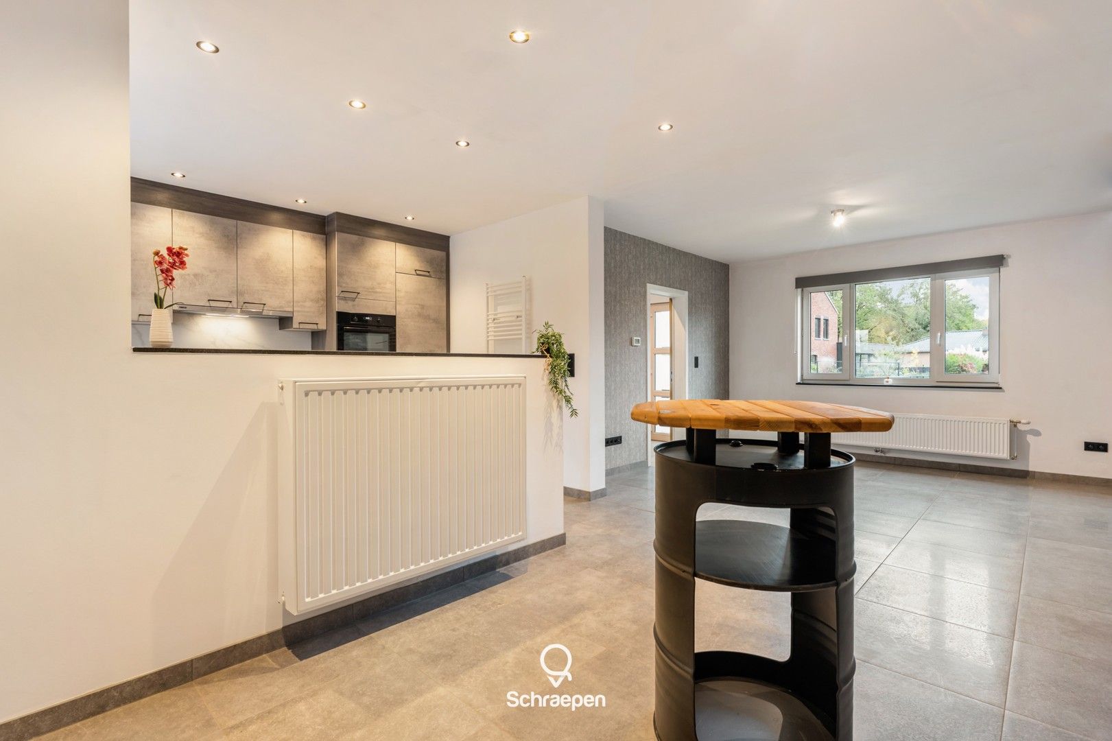 Karaktervolle woning met 2 slpks op een perceel van circa 8,5 are te Genk! foto 7