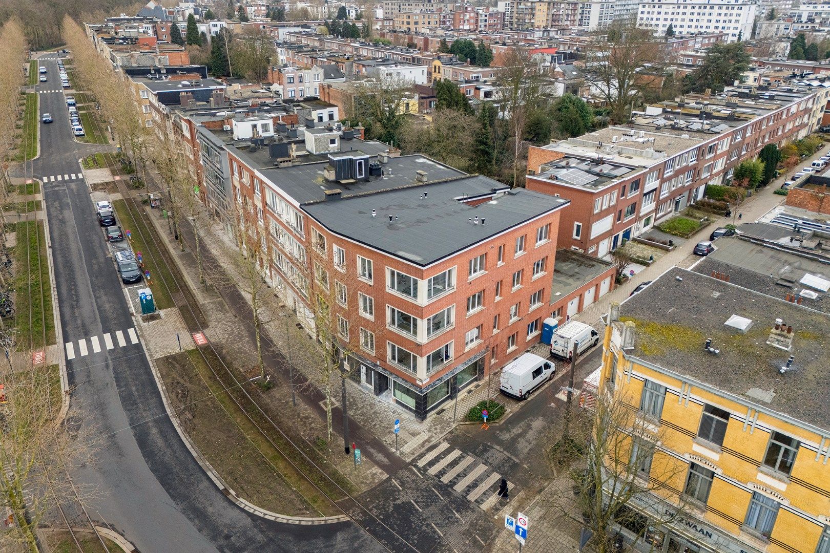 Te koop: veelzijdig handelspand op toplocatie foto 4