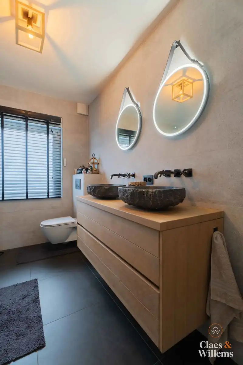 Ruime gezinswoning met 5 slaapkamers. foto 10