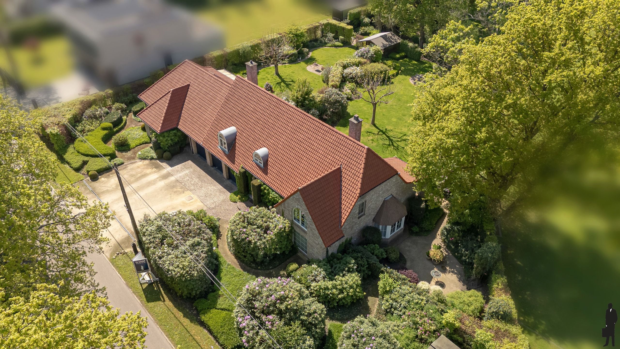 Uniek gelegen villa op ca. 24 are nabij natuur Belse bossen foto {{pictureIndex}}