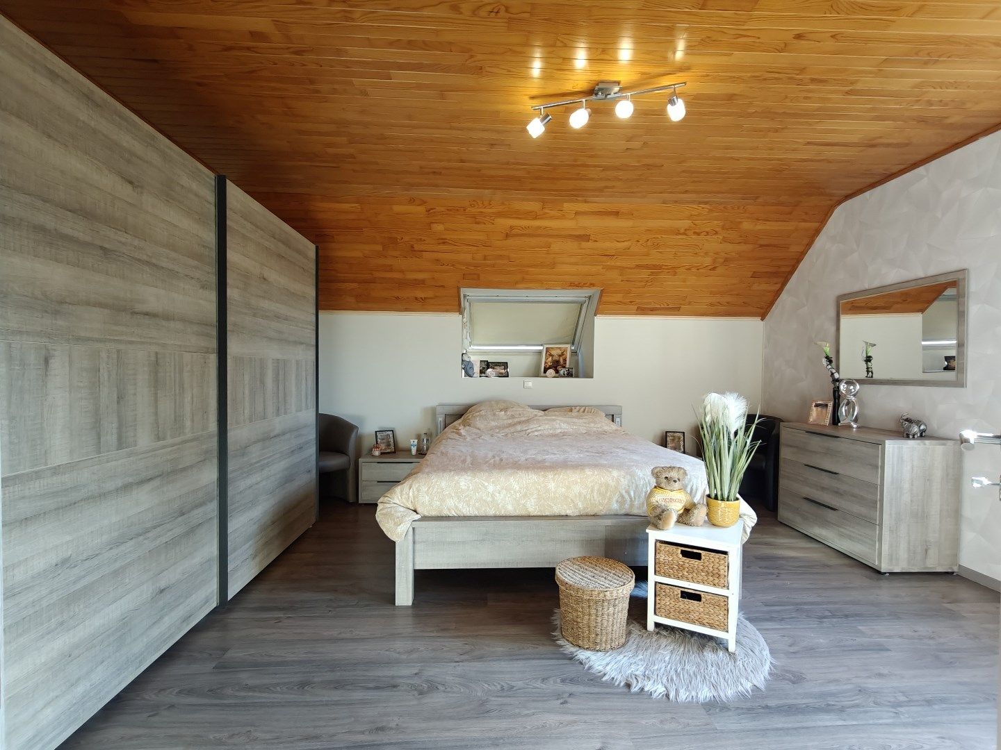 Ruime en instapklare halfopen bebouwing met tuin en garage foto 8