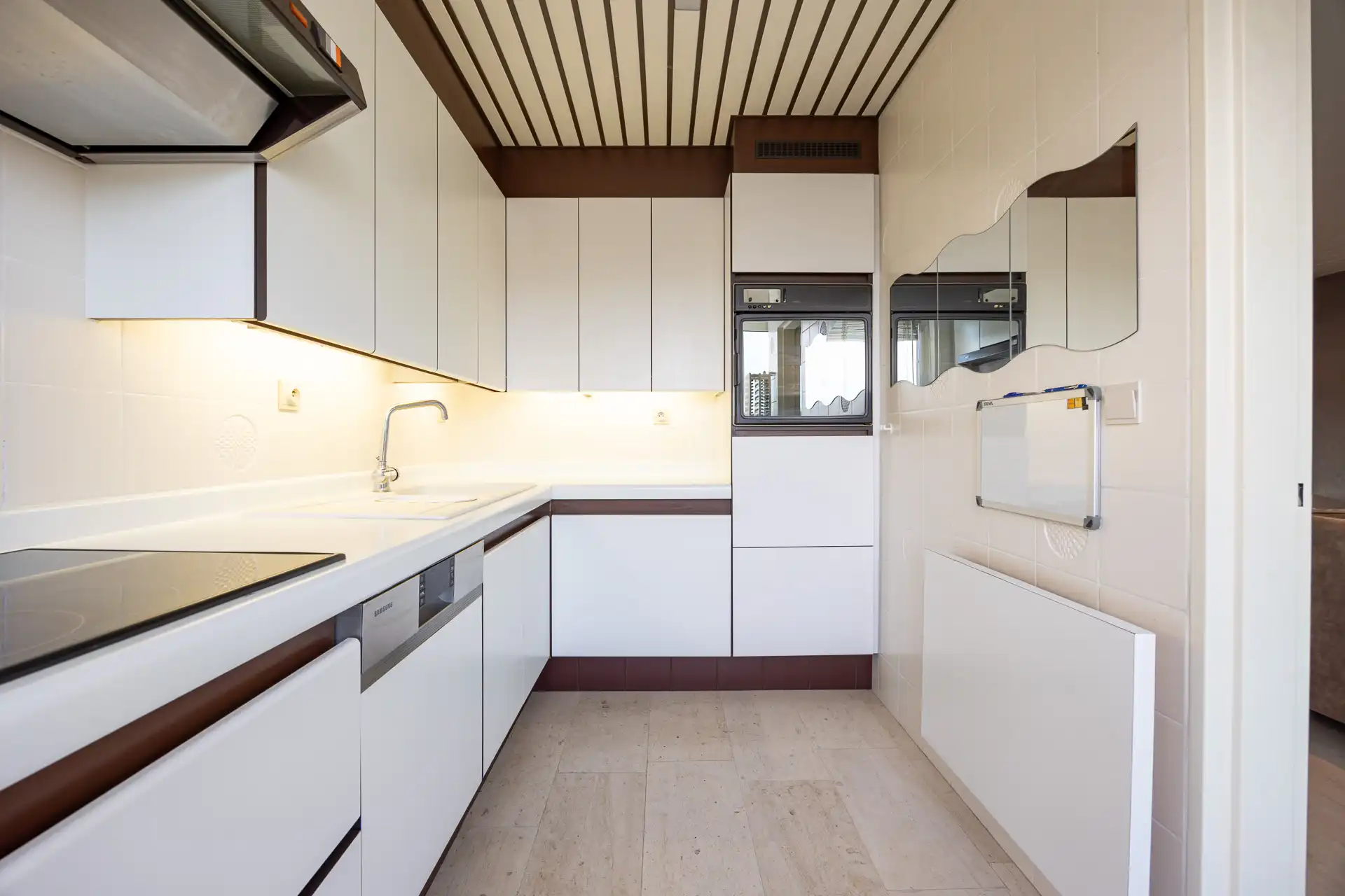 Lichtrijk appartement met drie slaapkamers en terras foto 4