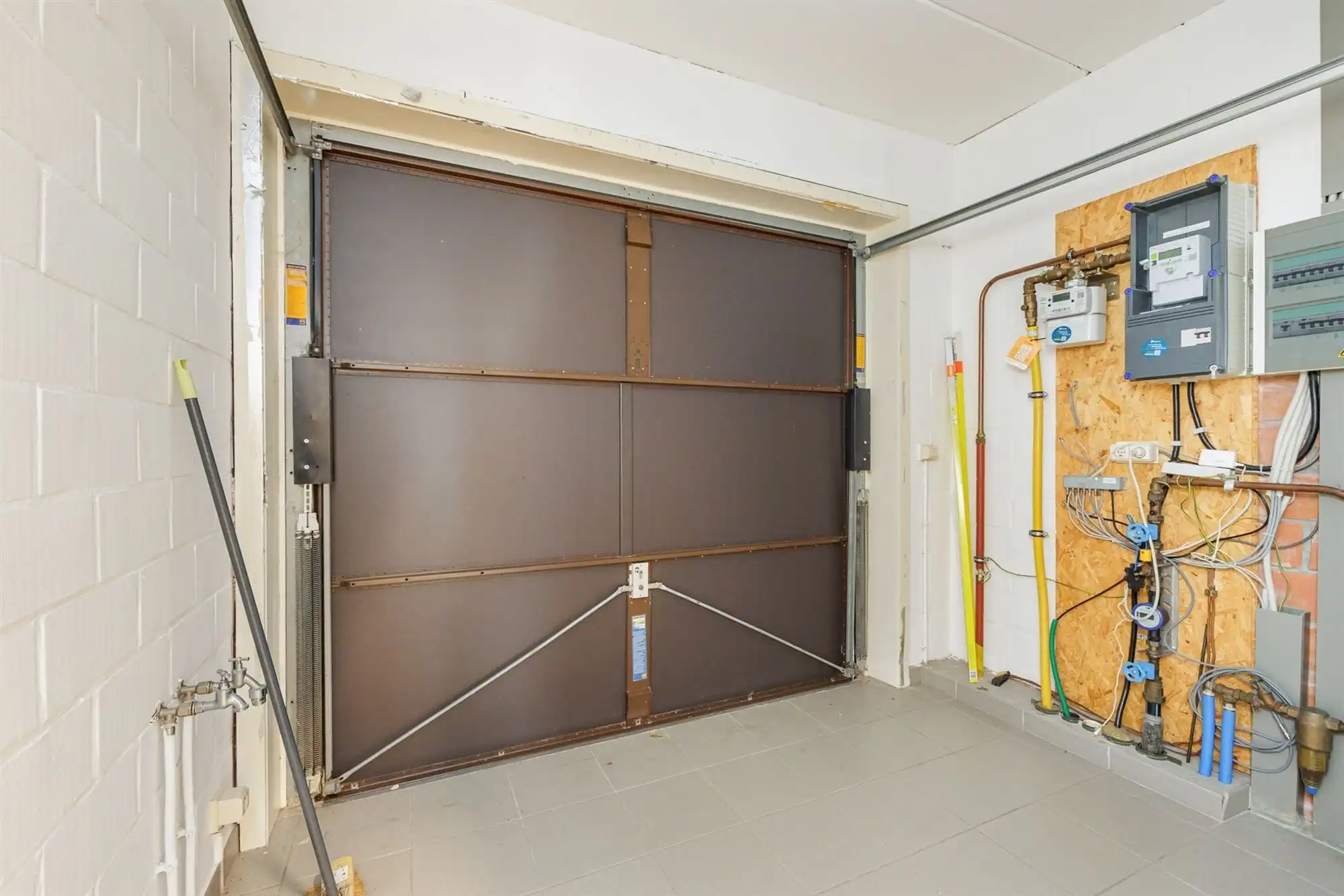 Instapklare ruime woning met 4 slpkmrs. en tuin foto 13