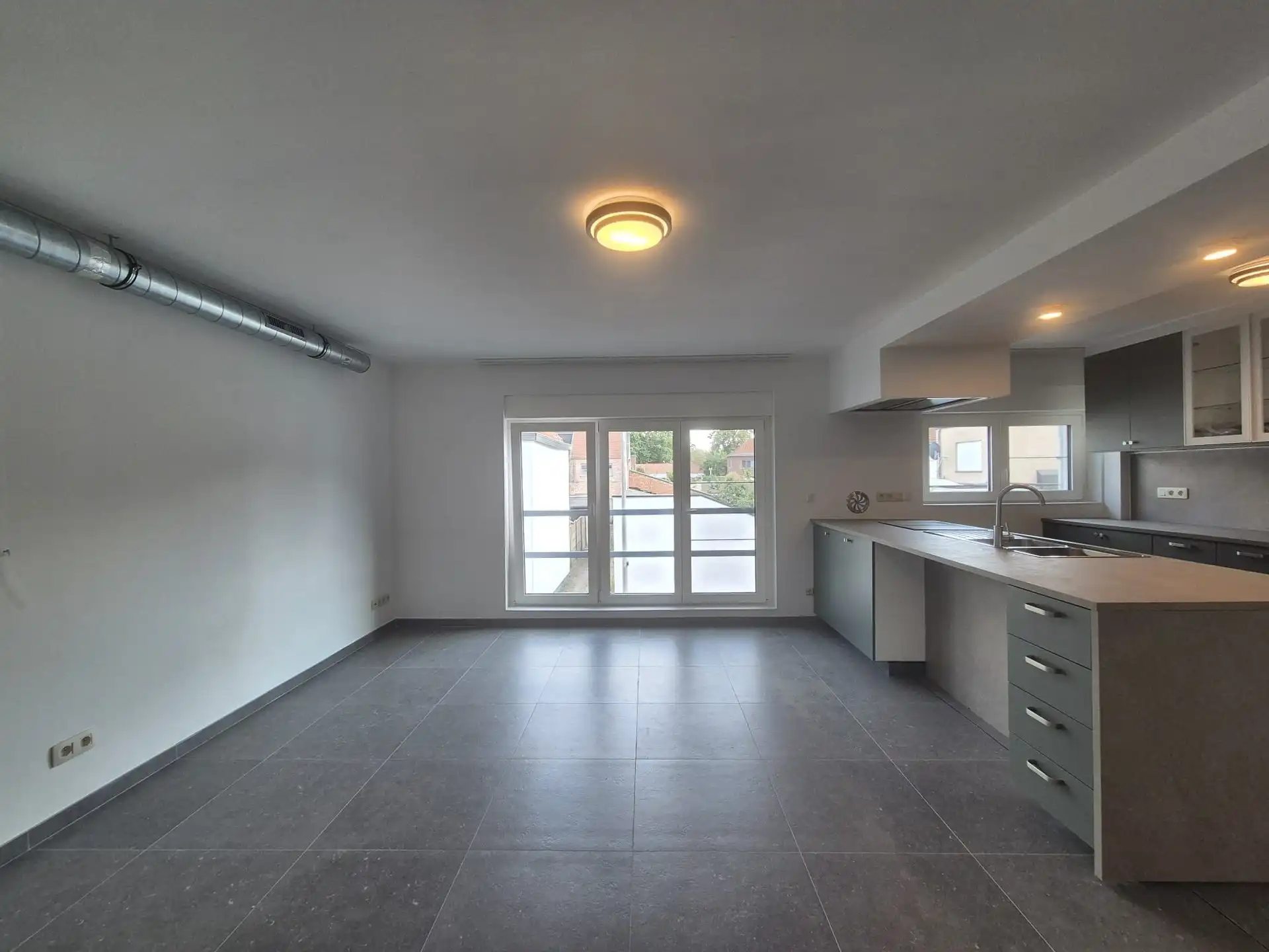 Volledig gerenoveerd energiezuinig appartement met 2 slaapkamers, rustig gelegen aan het bos van Wetteren foto 3