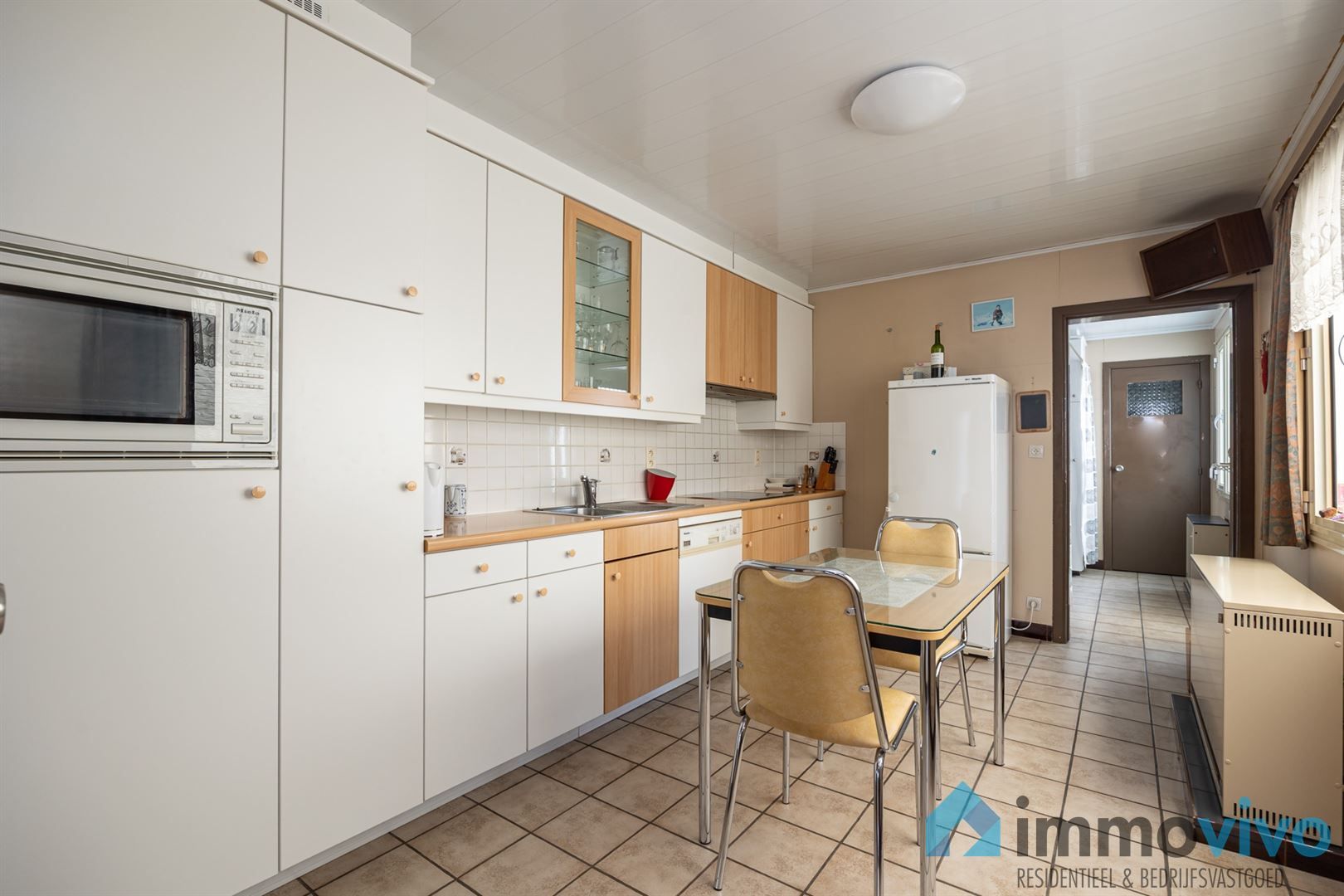 Op te frissen woning met potentieel – 3 slaapkamers, zolder met uitbreidingsmogelijkheden, ruime tuin & garage! foto 9
