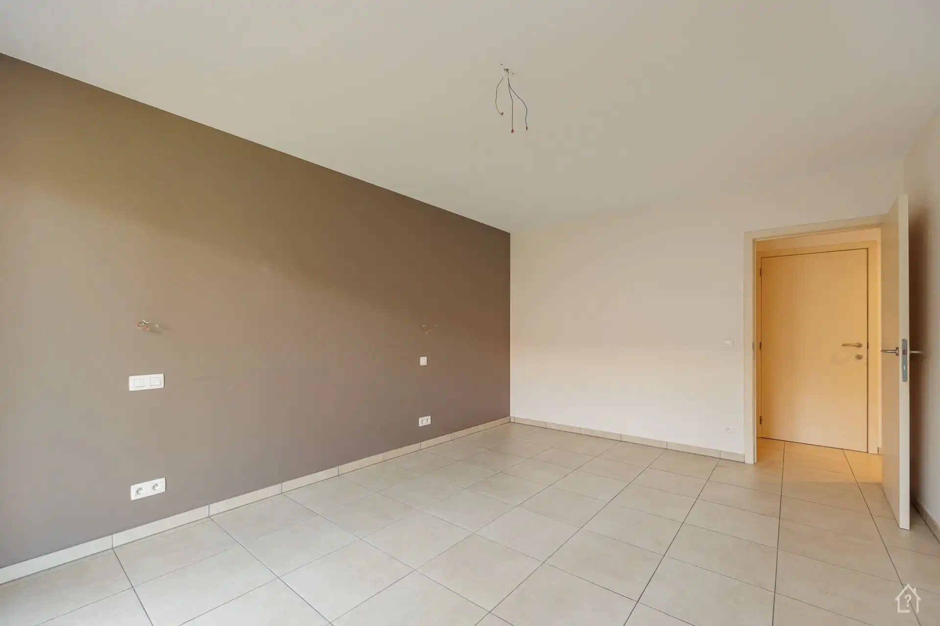 2 slaapkamer appartement met privatieve tuin en 2 parkings foto 11