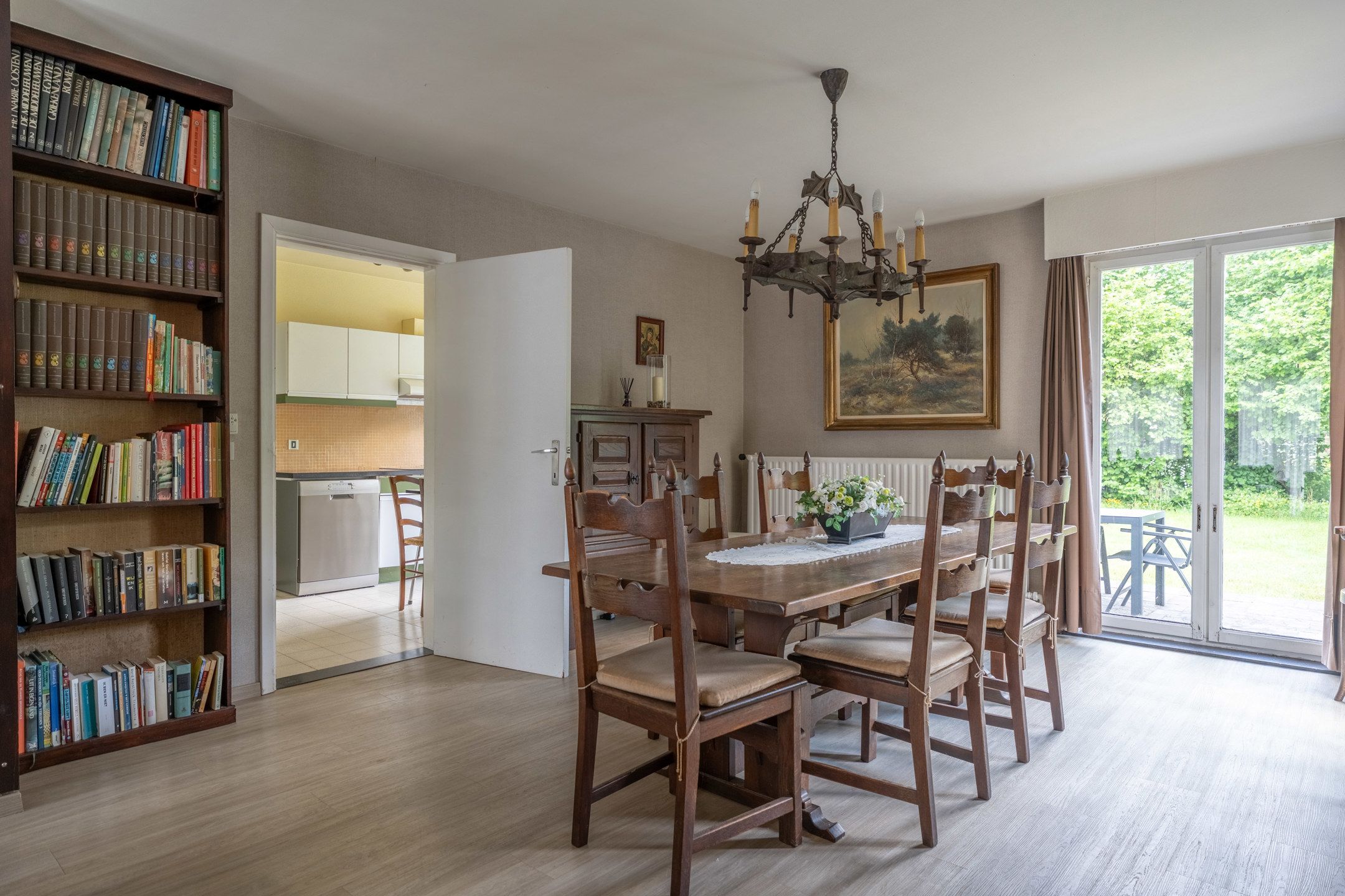 Te renoveren gelijkvloerswoning op mooi perceel van 1.437 m² foto 10
