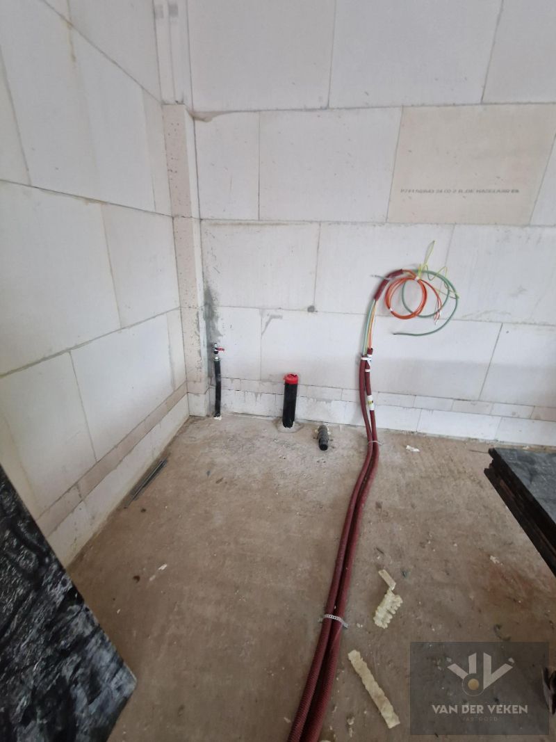 Casco en centraal gelegen nieuwbouw handelsgelijkvloers (160m²) met gezellig terras (130m²) foto 16