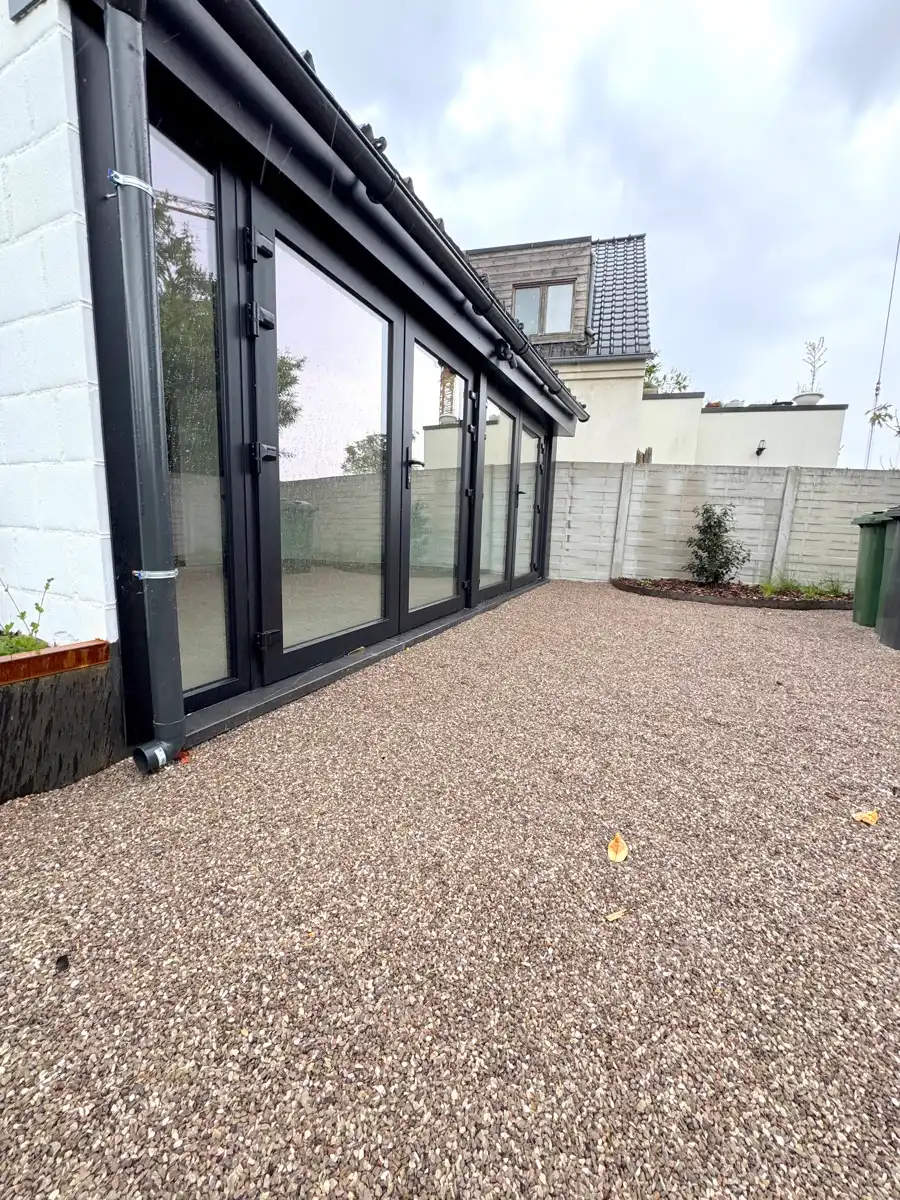 Volledig vernieuwde energiezuinige woning met garage en 3 slpk! foto 22