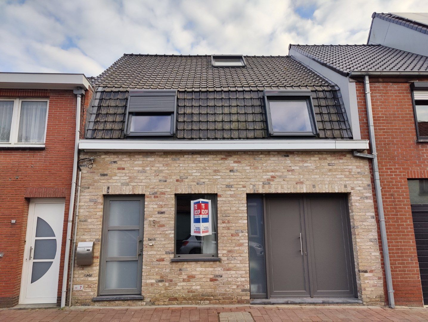 ROESBRUGGE -  Instapklare,  energiezuinige woning voorzien van 4 slaapkamers en zonnige tuin! foto 2