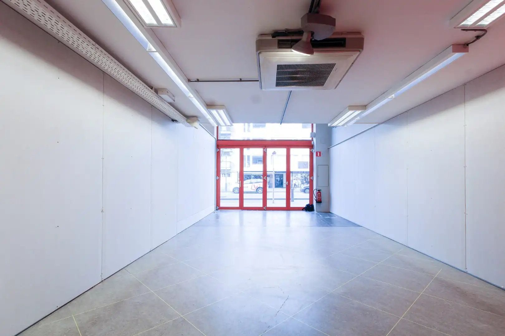 uitstekend gelegen handelspand Lippenslaan 148 foto 17