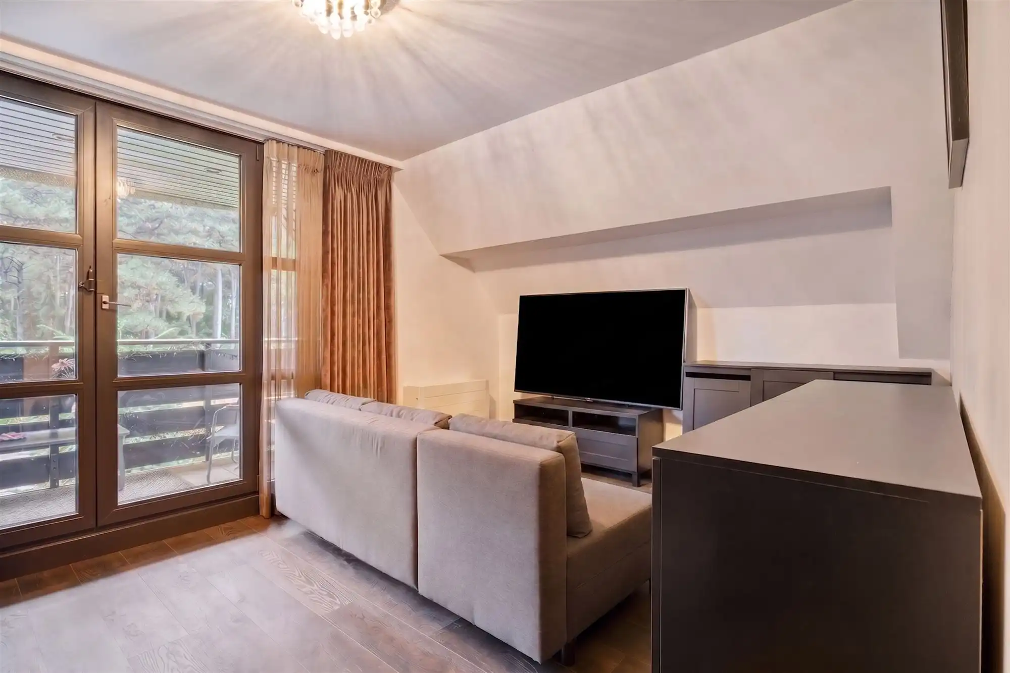 Knappe duo-villa op 8.843 m² in villawijk aan NL-grens. foto 54