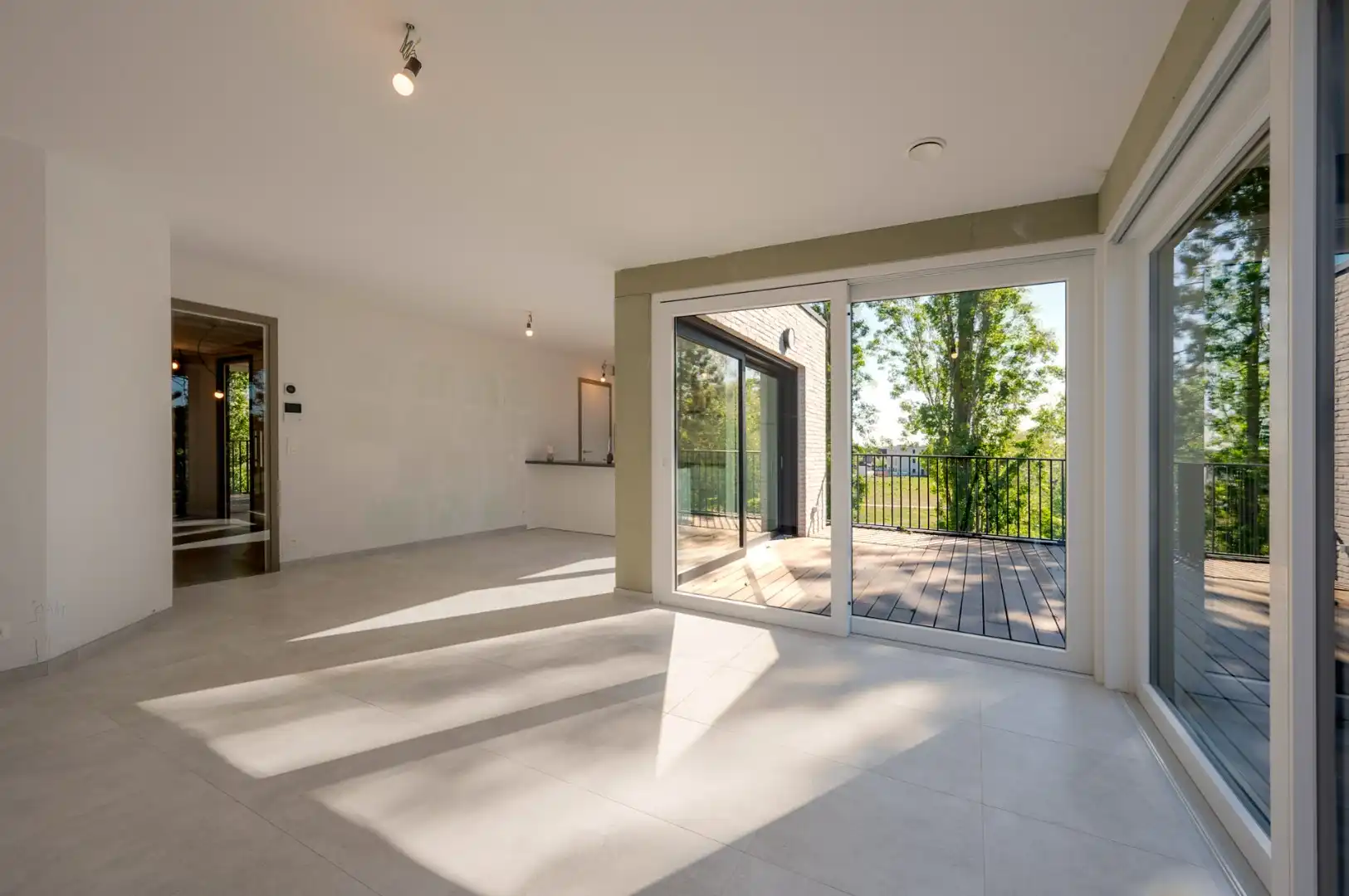 Subliem appartement te Sijsele met groot zonneterras! foto 4