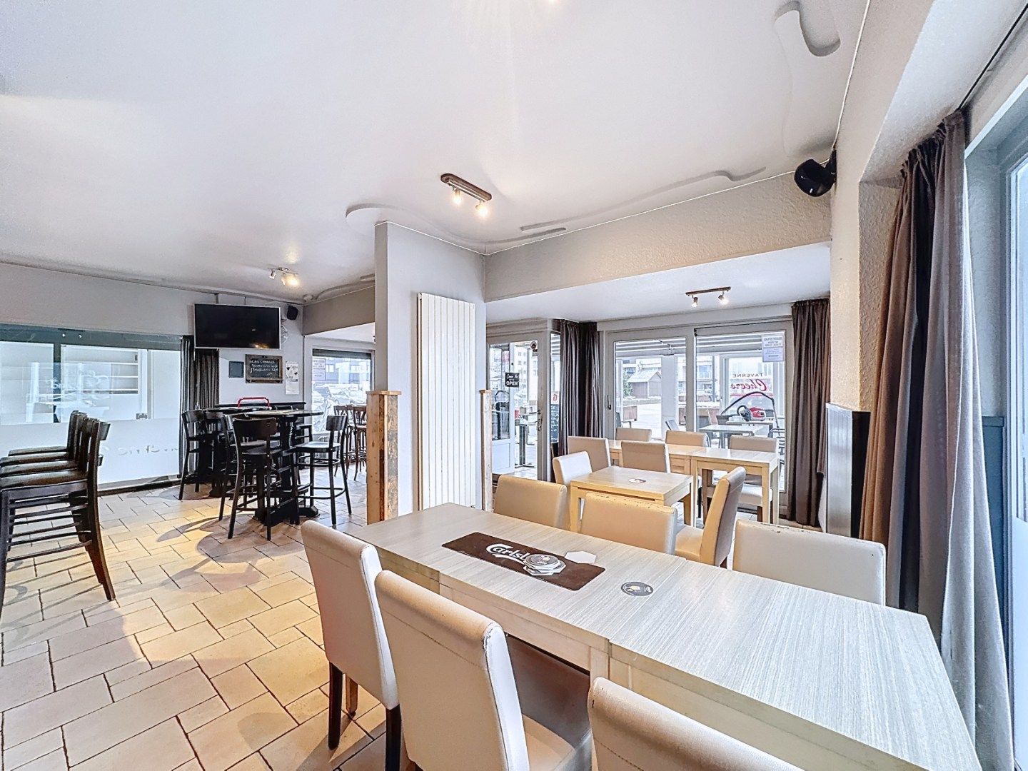 Uiterst gunstig gelegen horecazaak/handelspand foto 7