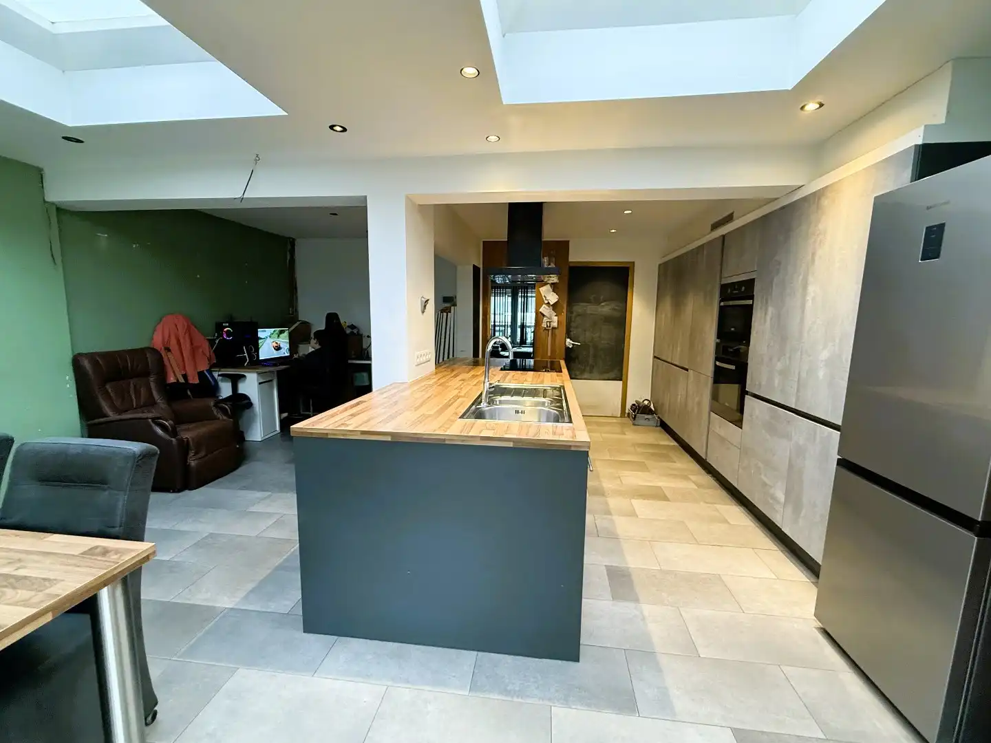 Op te frissen energievriendelijke woning met 4 slaapkamers en garage  foto 9