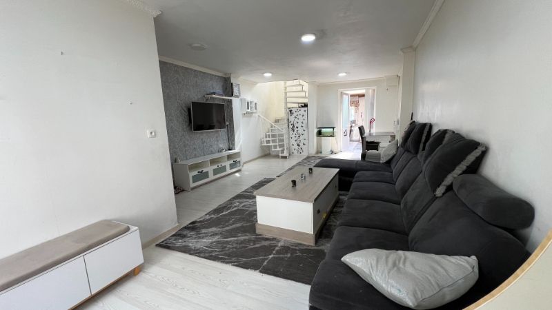 RUIME STADSWONING MET AANGENAME KOER foto 3