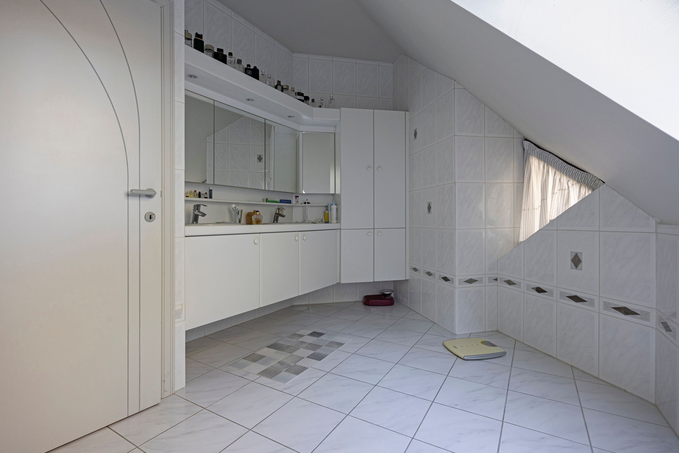 Ruime, instapklare villa op een perceel van 27 are foto 19