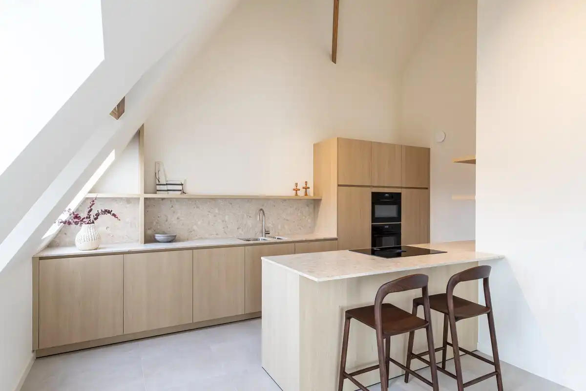 Sfeervol wonen te Brugge in een historisch gebouw foto 5