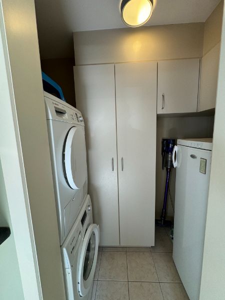 Modern gelijkvloers appartement met tuin, 2 slaapkamers en garage! foto 12