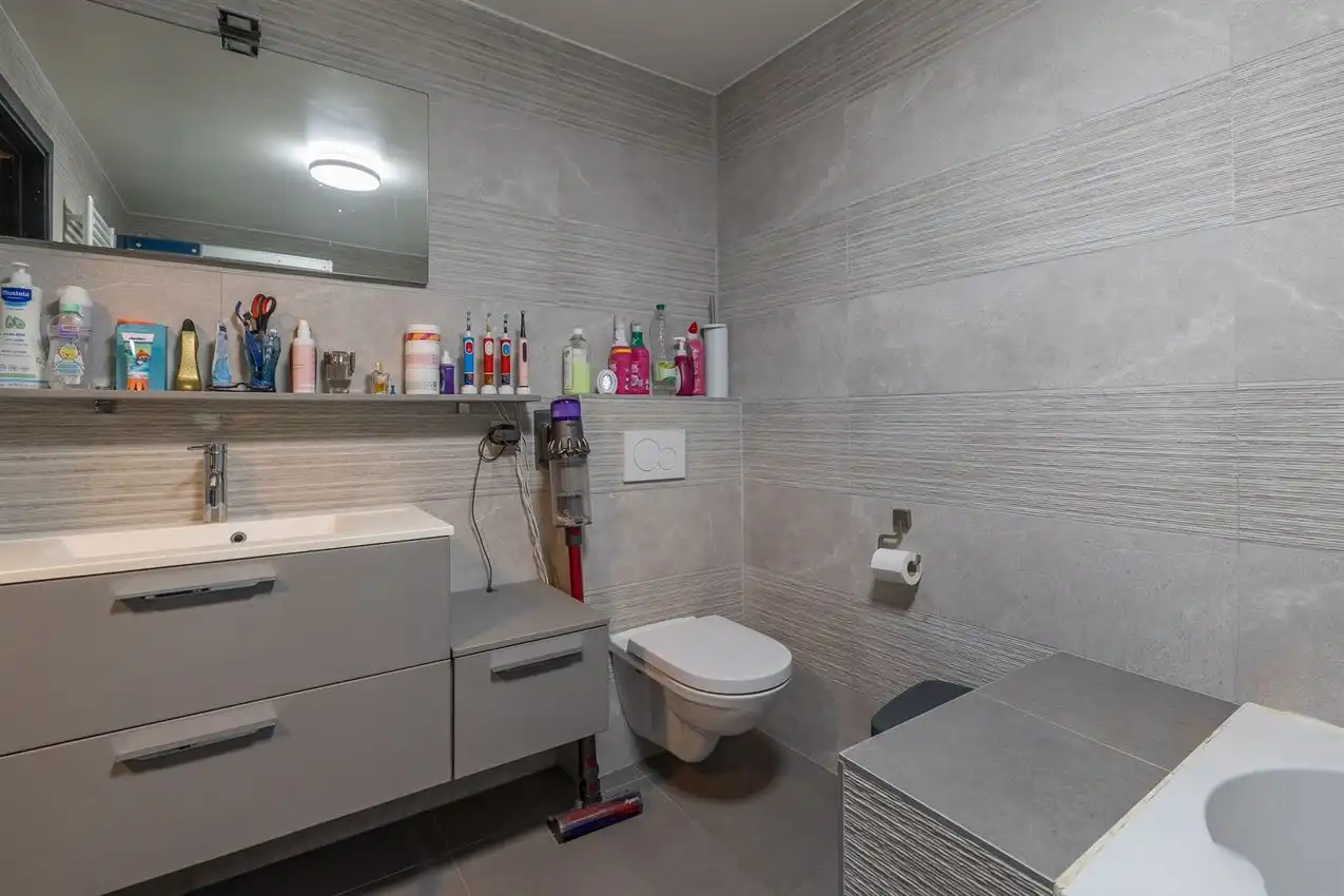Label C, bijna volledig gerenoveerd, garage, toplocatie beroep foto 20