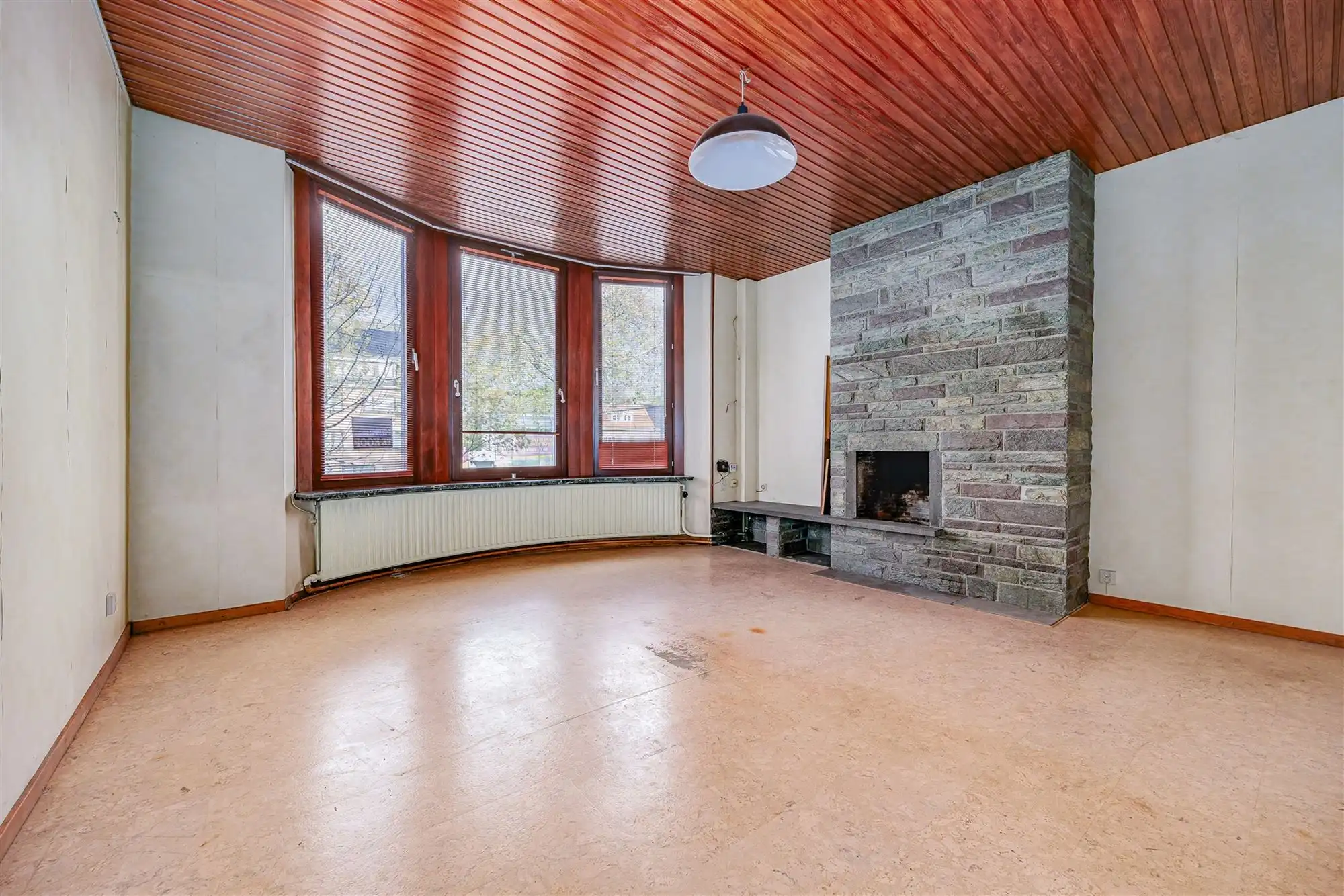 Te renoveren woning met 4 - 5 slk en garage foto 11