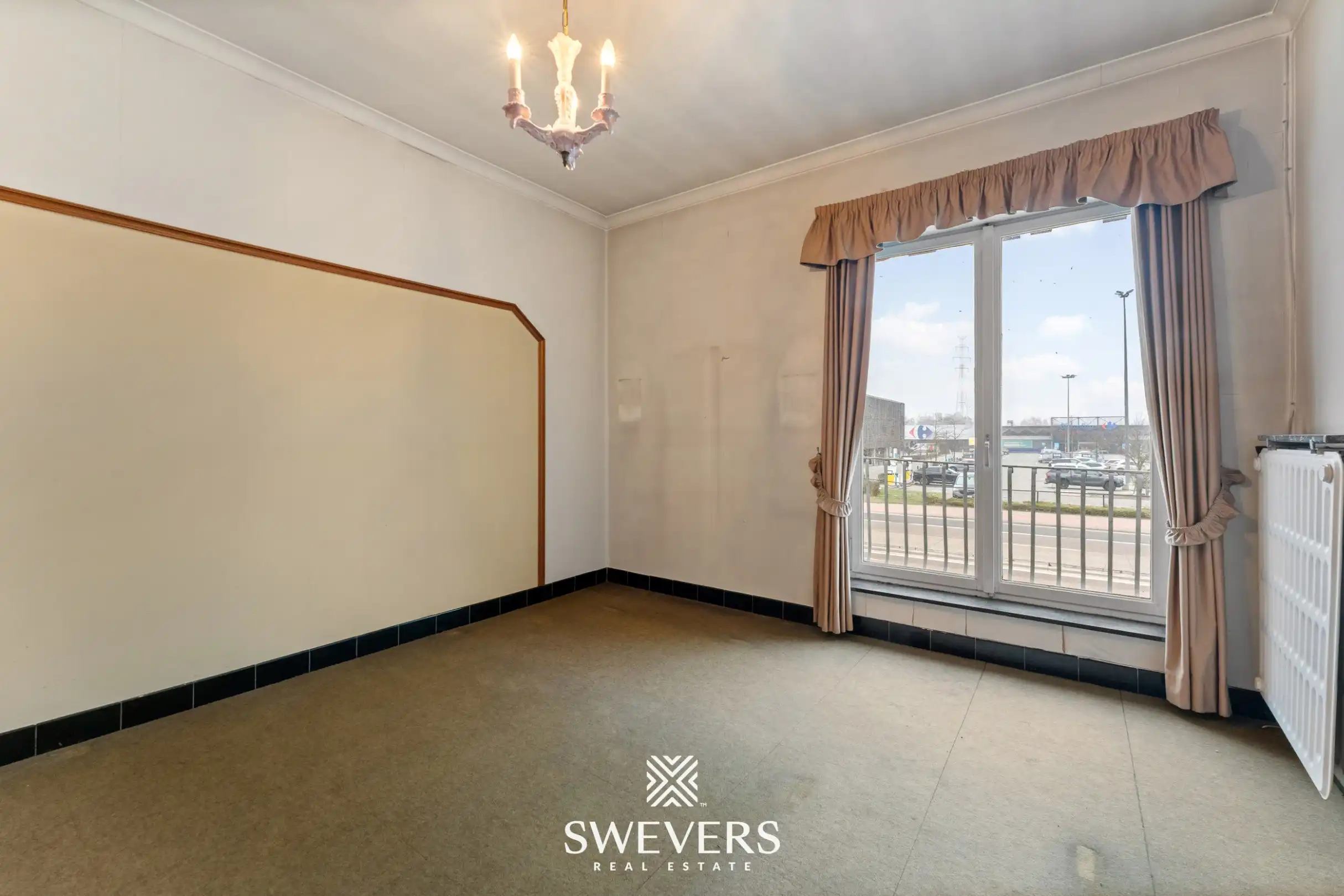 Ruime gezinswoning met multifunctionele loods op commerciële toplocatie foto 22