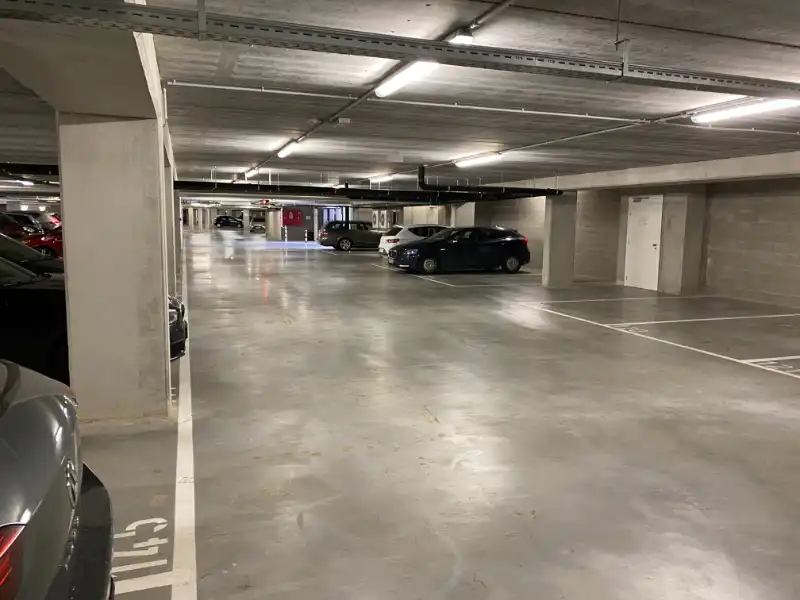 --- NIEUW --- Ondergrondse gelegen autostaanplaats te Gent - Einde Were 1 (residentie Dunant Gardens). foto 6
