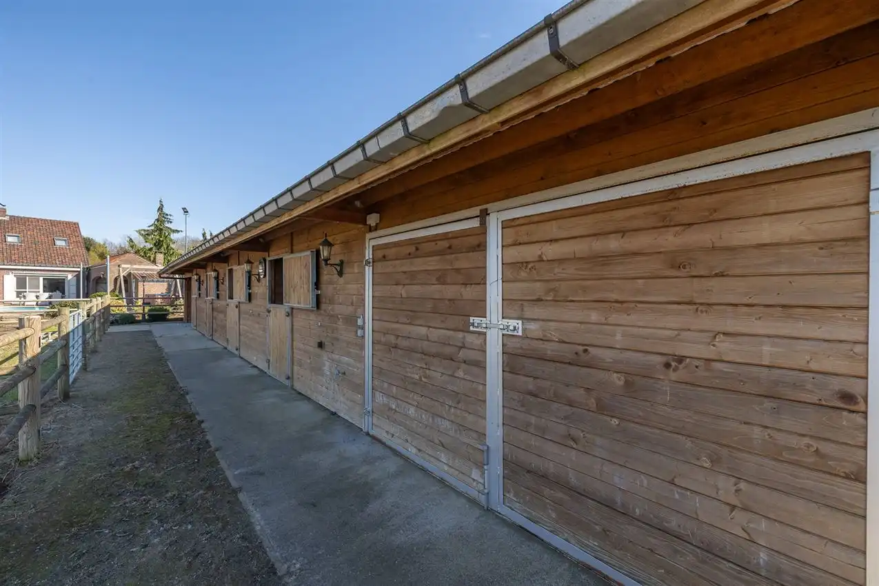 Villa grenzend aan agrarisch gebied met 4slk en opslag foto 61