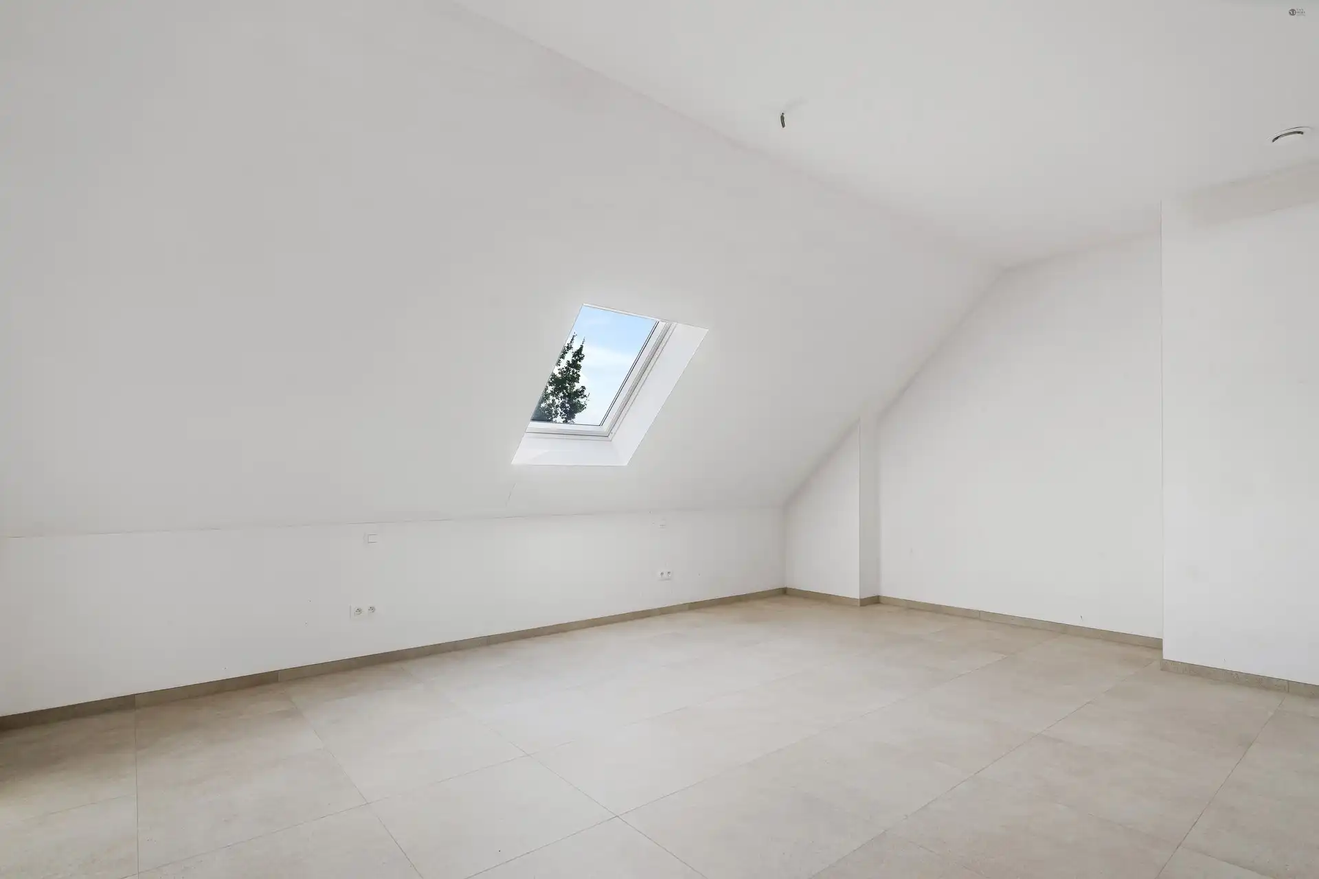 Ruim dakappartement met prachtig zicht op groen foto 9