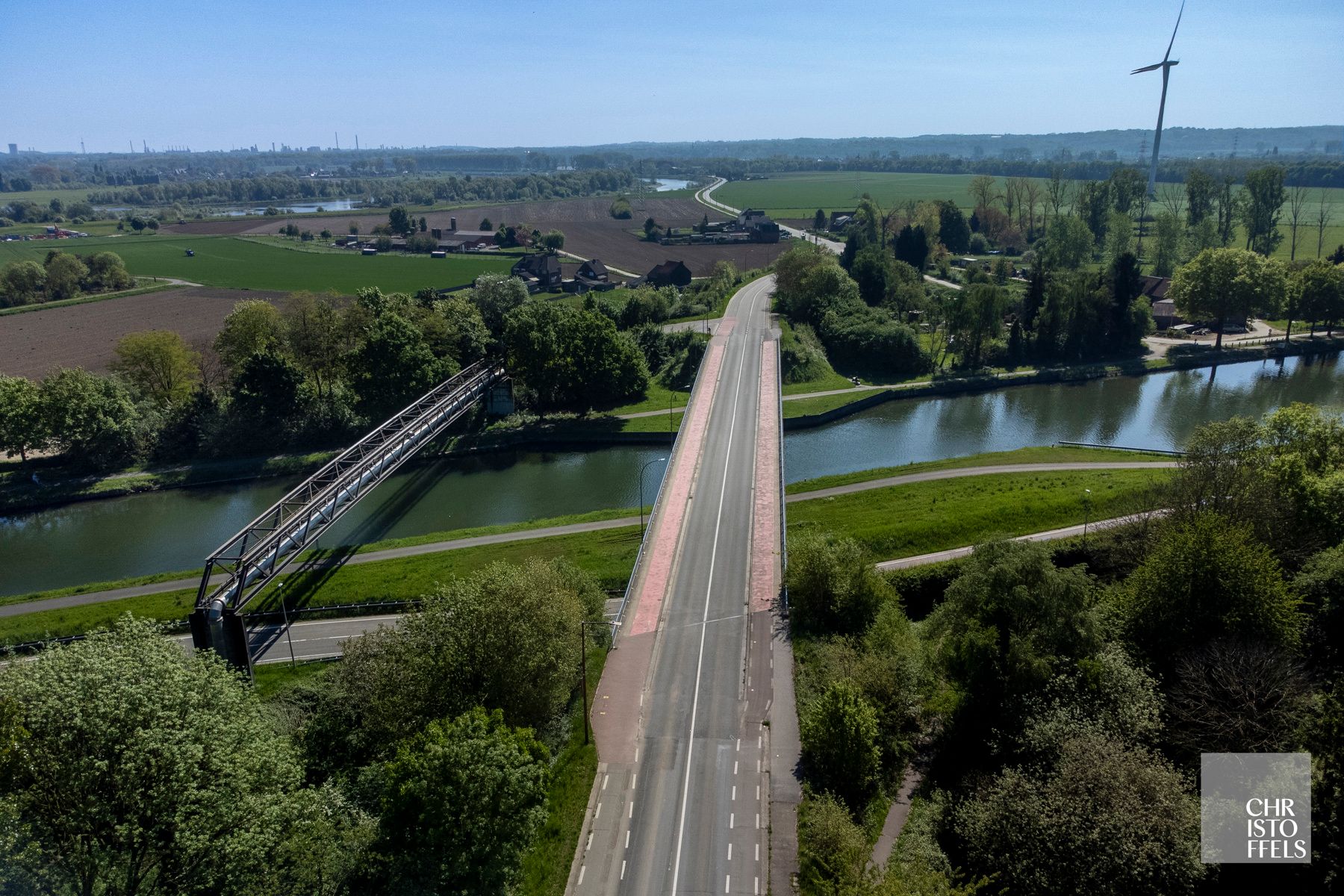 Kwalitatief gerenoveerde hoeve met 413 m² woonbeleving!  foto 5