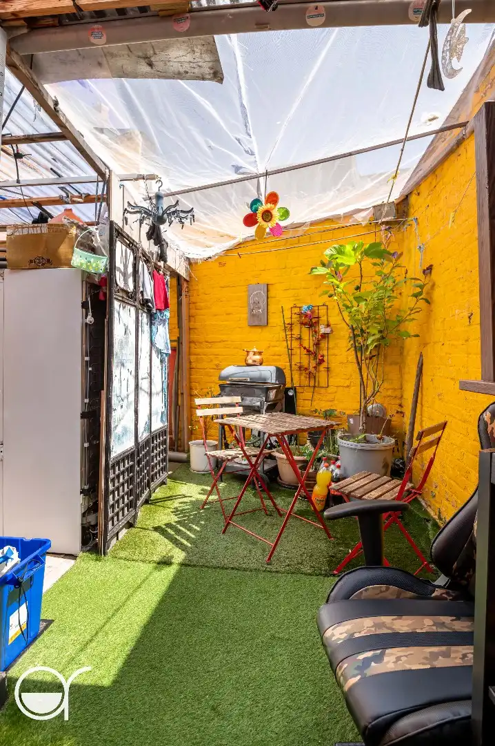 Rijwoning met 5 slaapkamers gelegen vlakbij de Palinghuizen foto 10
