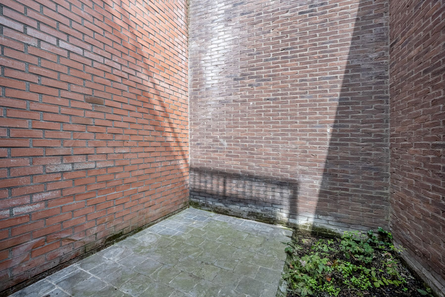 Lichtrijk gelijkvloers appartement met terras op toplocatie! foto 13