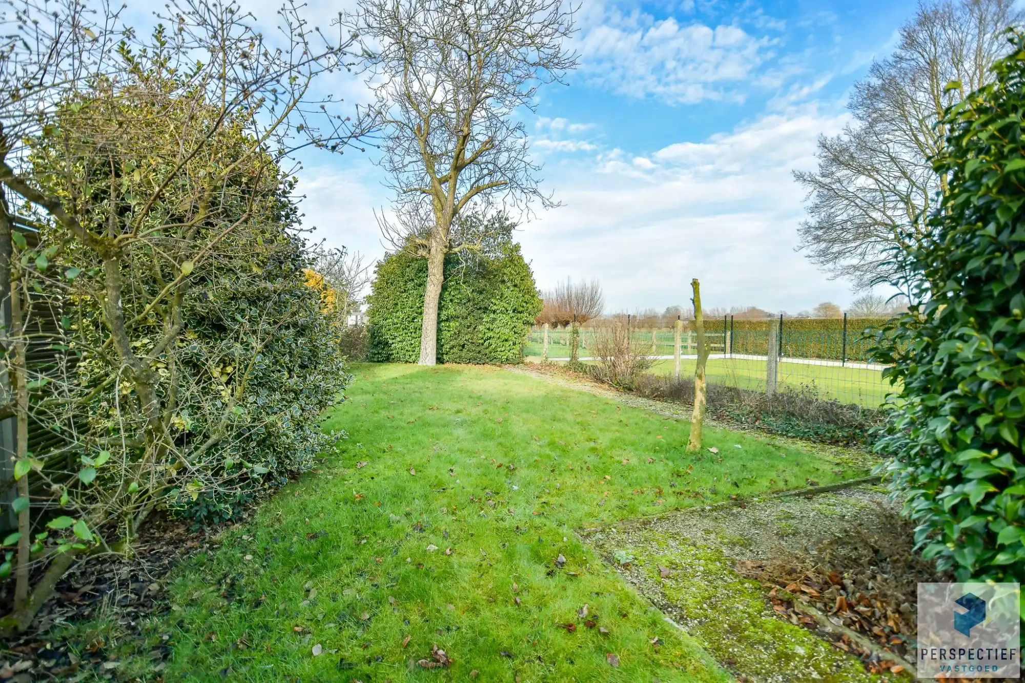 Centraal gelegen ruime woning met 3 slaapkamers - garage en grote tuin foto 3