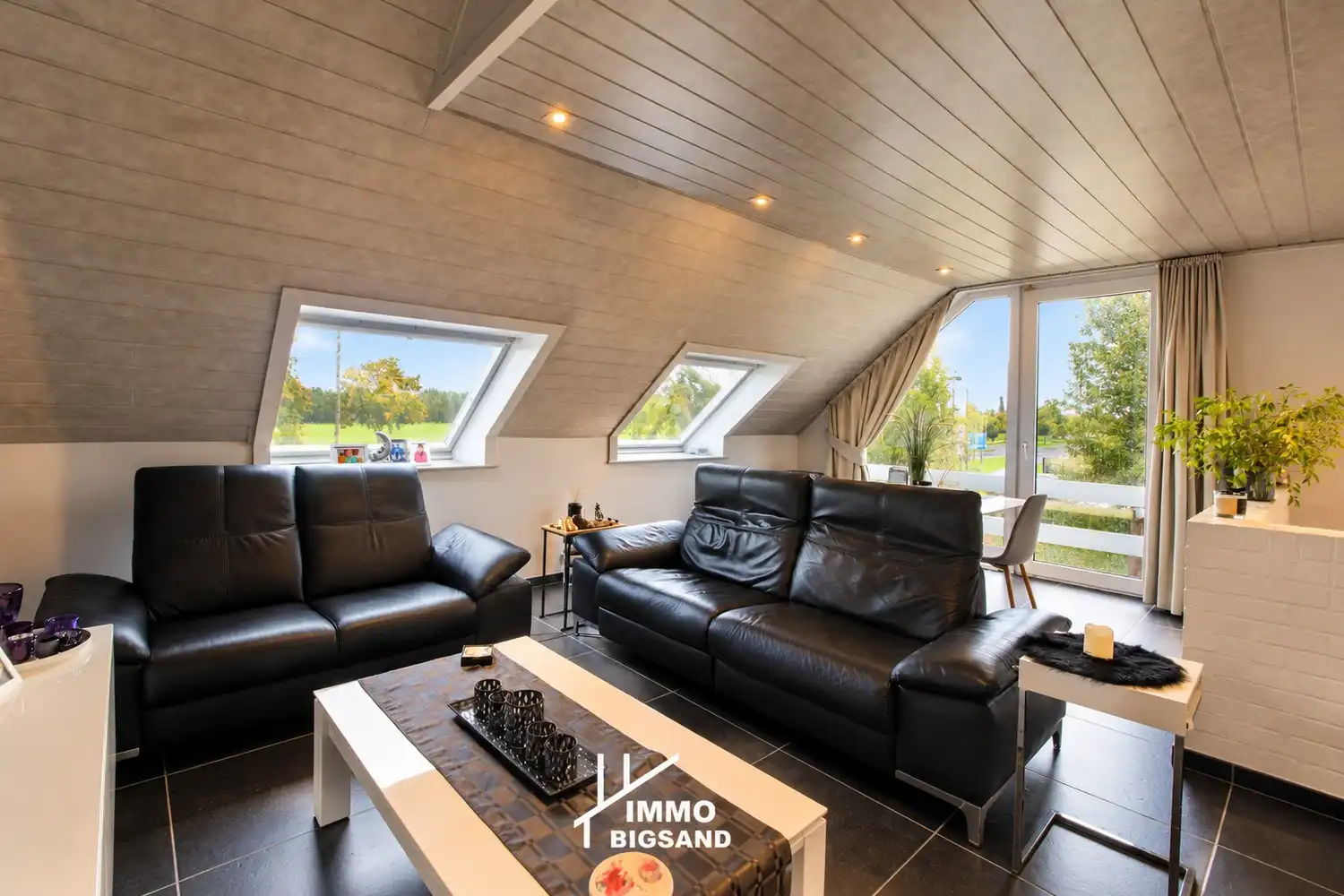 Handelspand met ruime woning, ondergronds magazijn/garage en veel parkeermogelijkheden langs de N32 foto 14