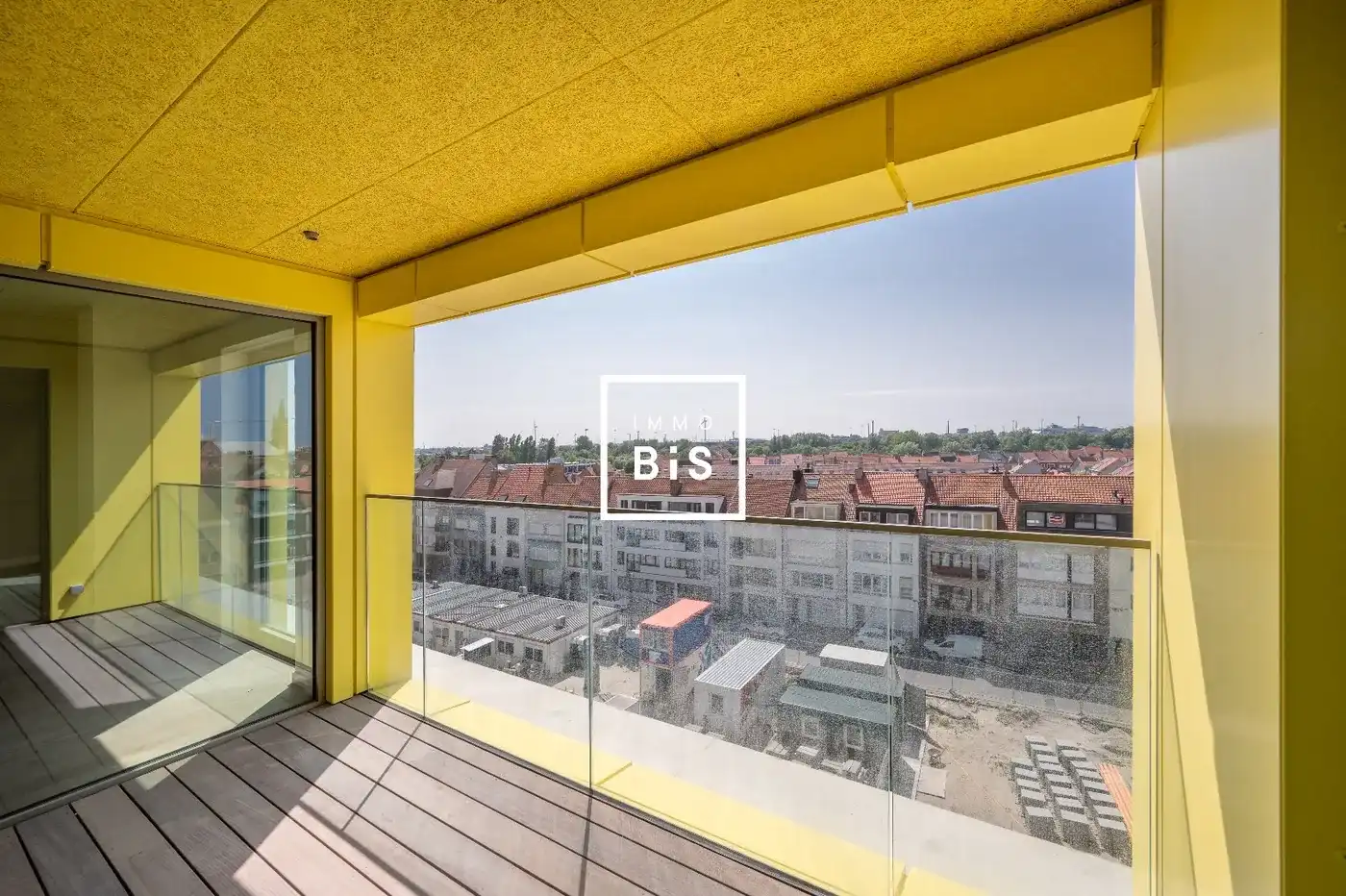 West-georiënteerd twee slaapkamer appartement met ruim terras foto 3