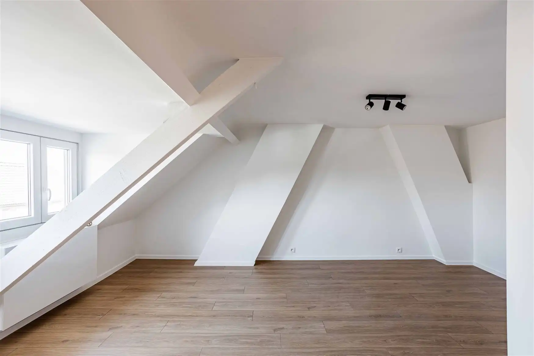 99% vernieuwd. Zuidtuin. Topligging nabij station Merelbeke. foto 16