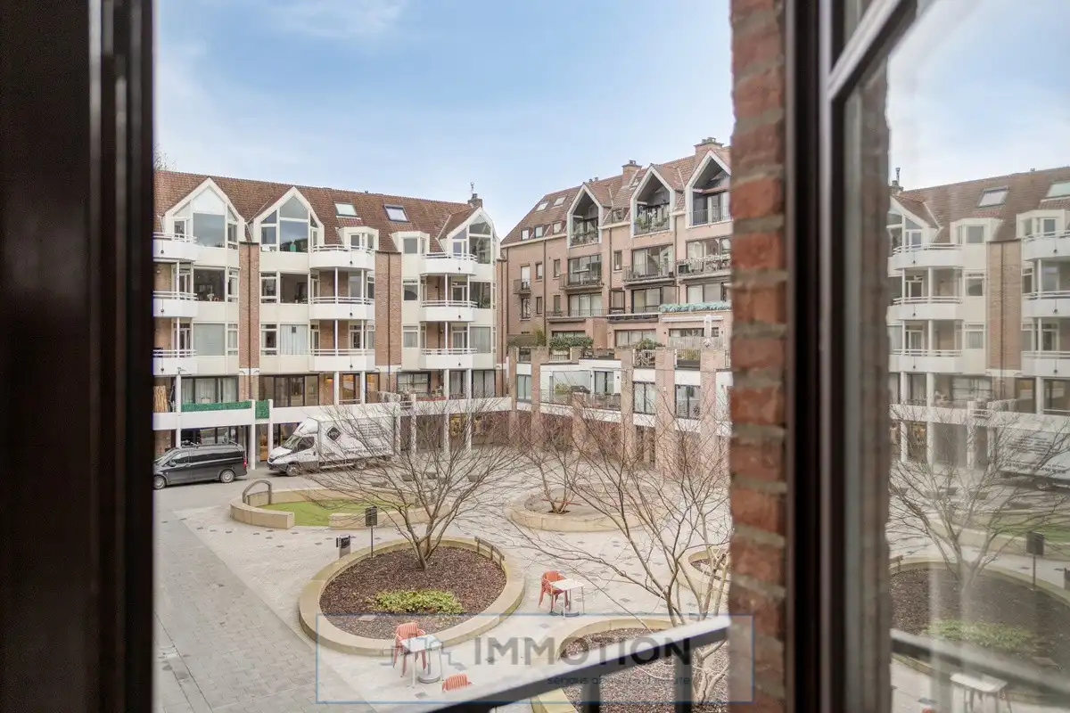 Mooi 1-slaapkamer appartement met parking aan het Overbekeplein. foto 13