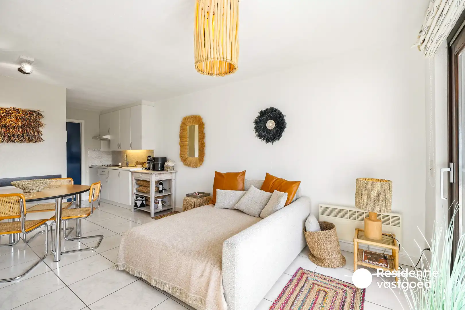 Lichtrijk zongerichte studio met slaaphoek, gelegen op 300m van de zee te Koksijde.  foto 7