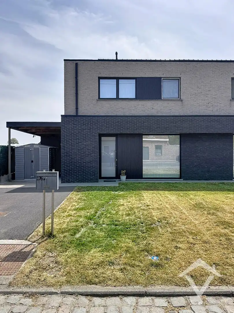 Recente nieuwbouwwoning met 3 slaapkamers en carport te Diksmuide foto 2