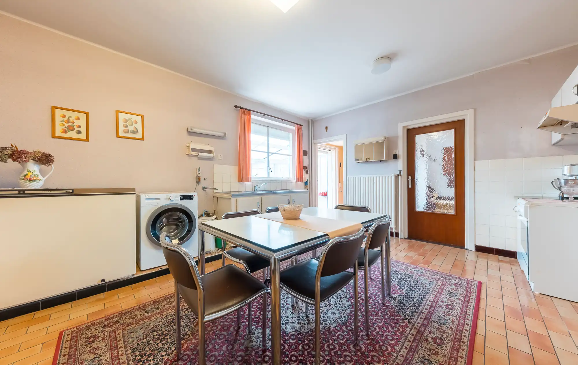 TE KOOP: Mooie op te frissen woning met 3 slaapkamers, garage en veel potentieel foto 24