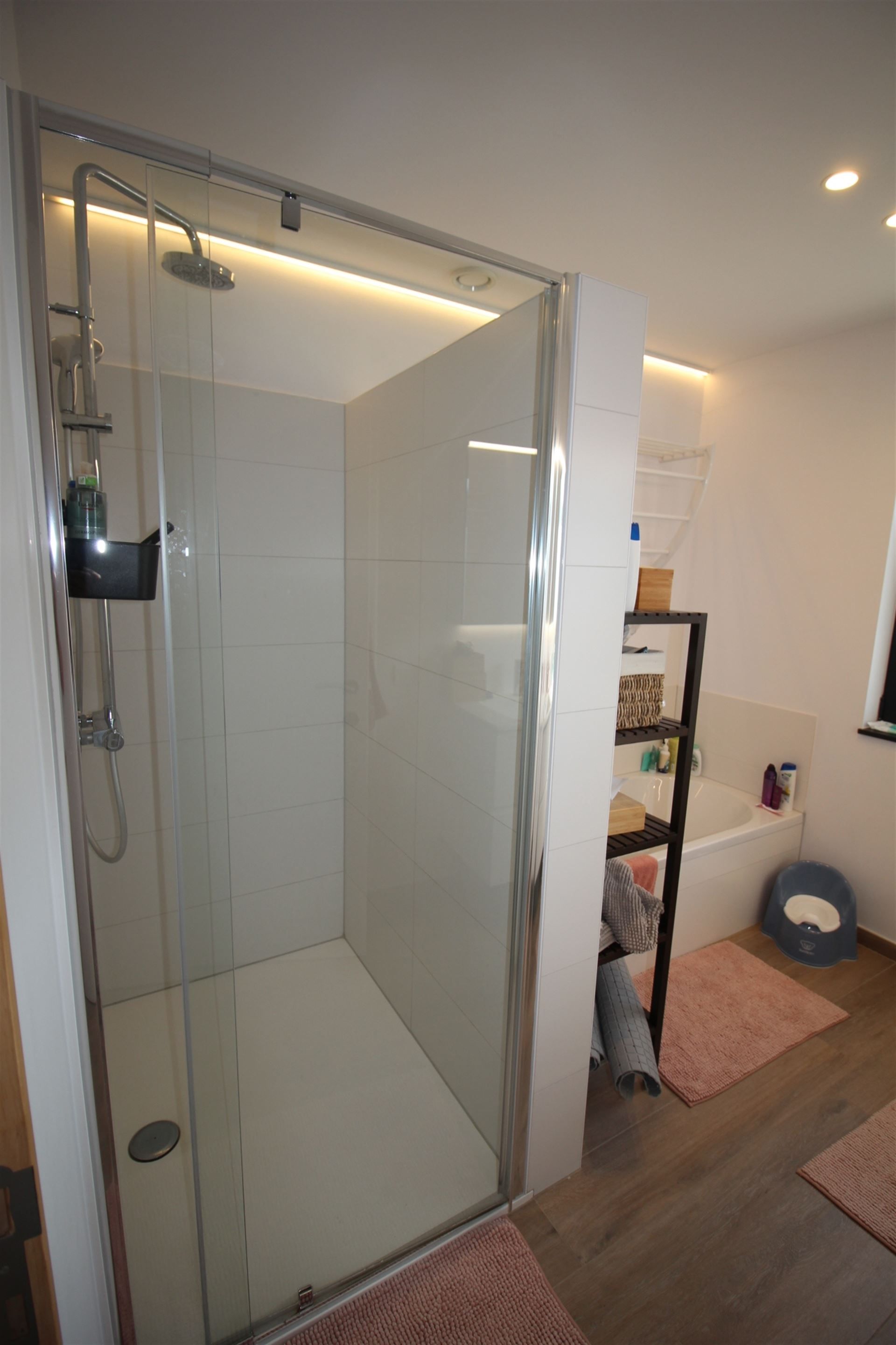 Moderne, energiezuinige woning. 3 Slaapkamers. foto 14