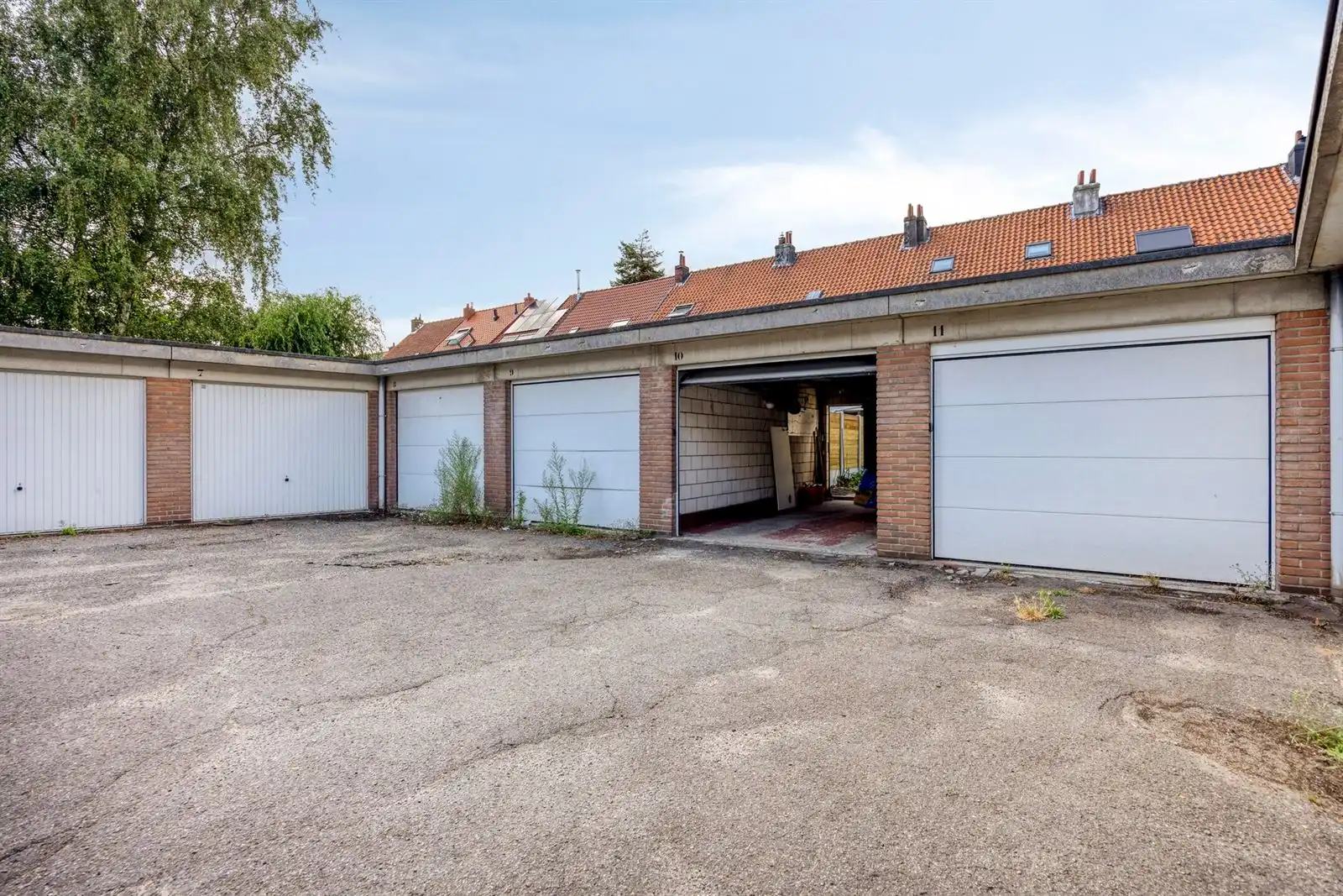 Volledig gerenoveerde 4-slpk woning met garagebox foto 32