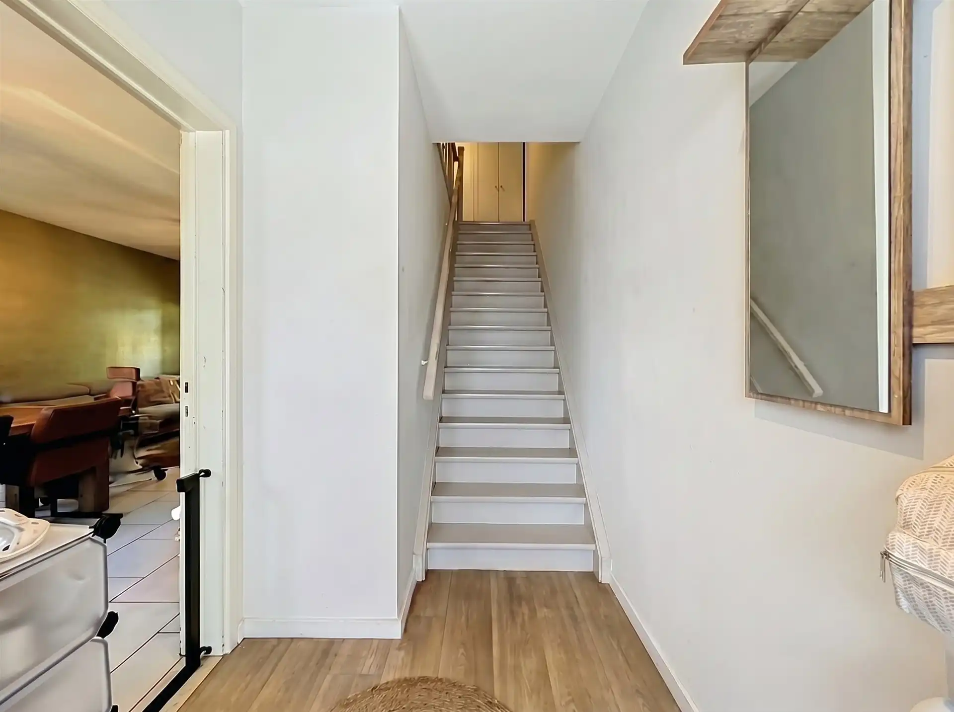 Half open bebouwing met 3 slaapkamers en garagebox op toplocatie!! foto 6